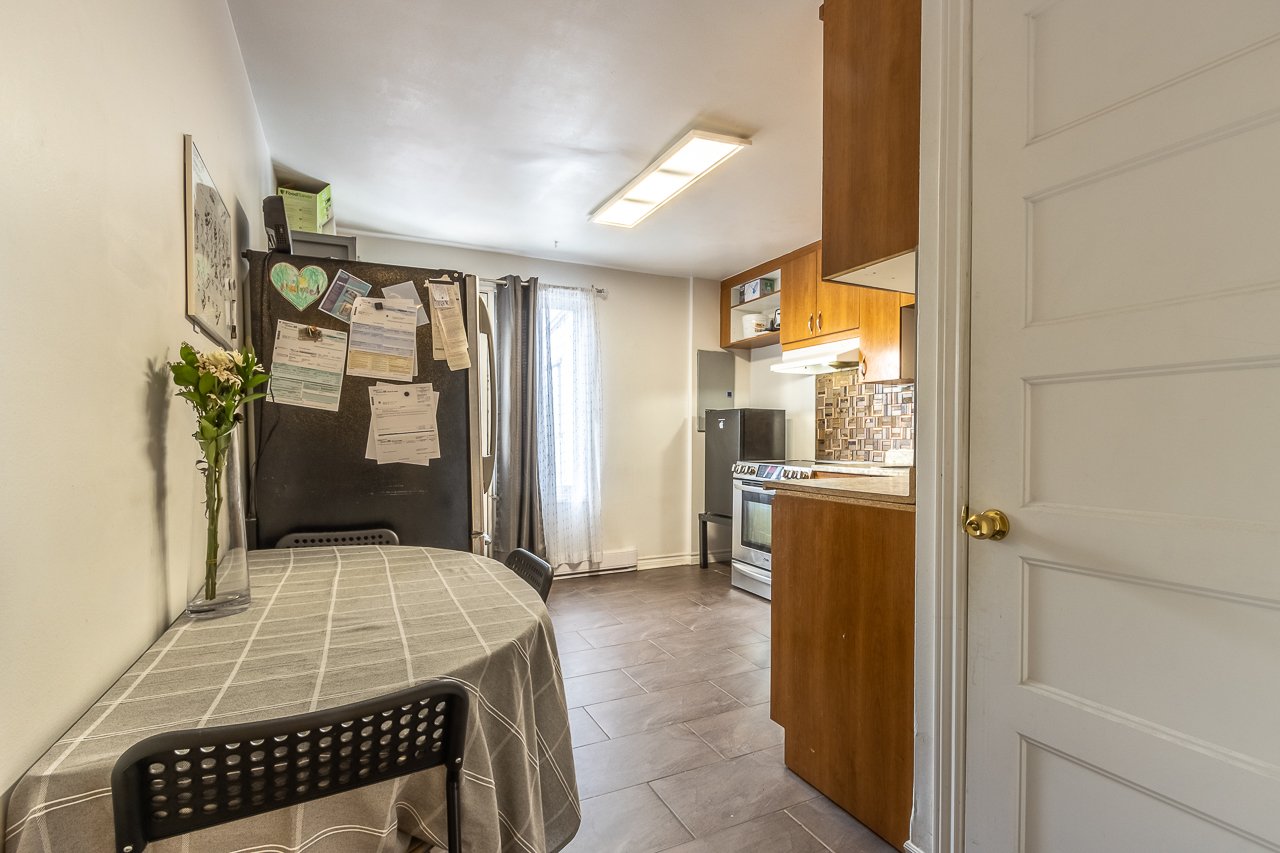 2e étage droit - 9244 - 3½