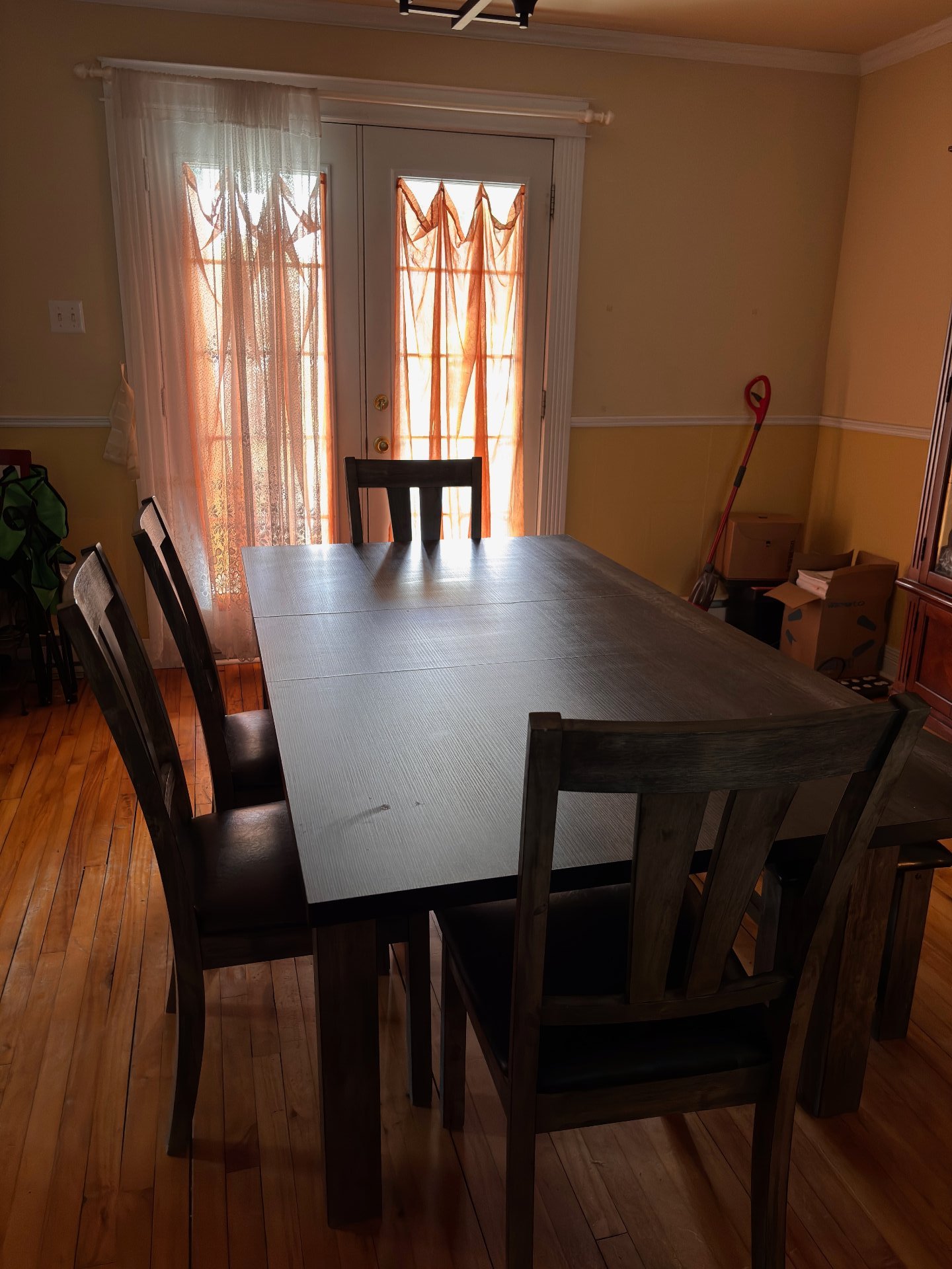 Salle à manger app: 339