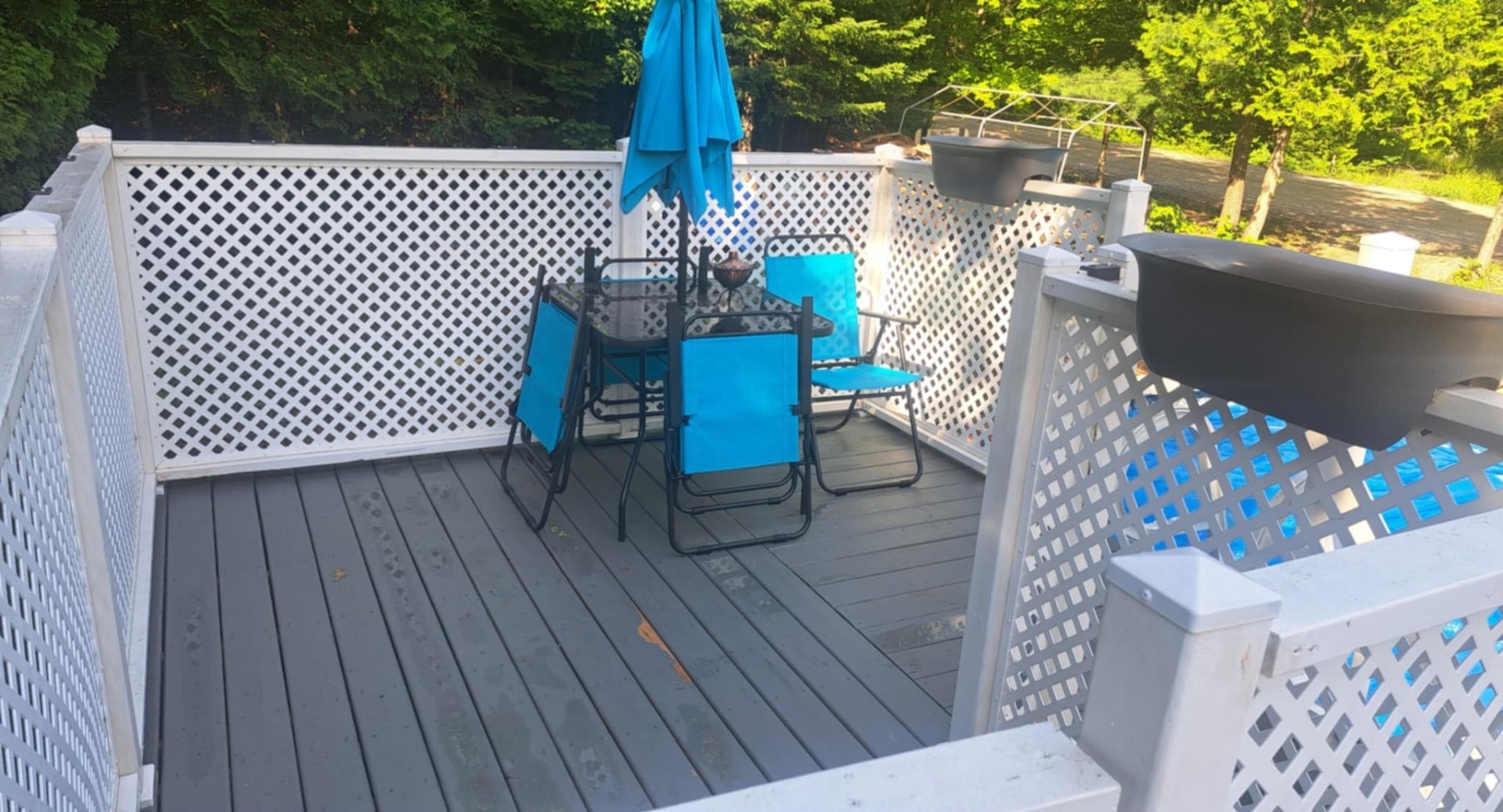 terrasse de la piscine