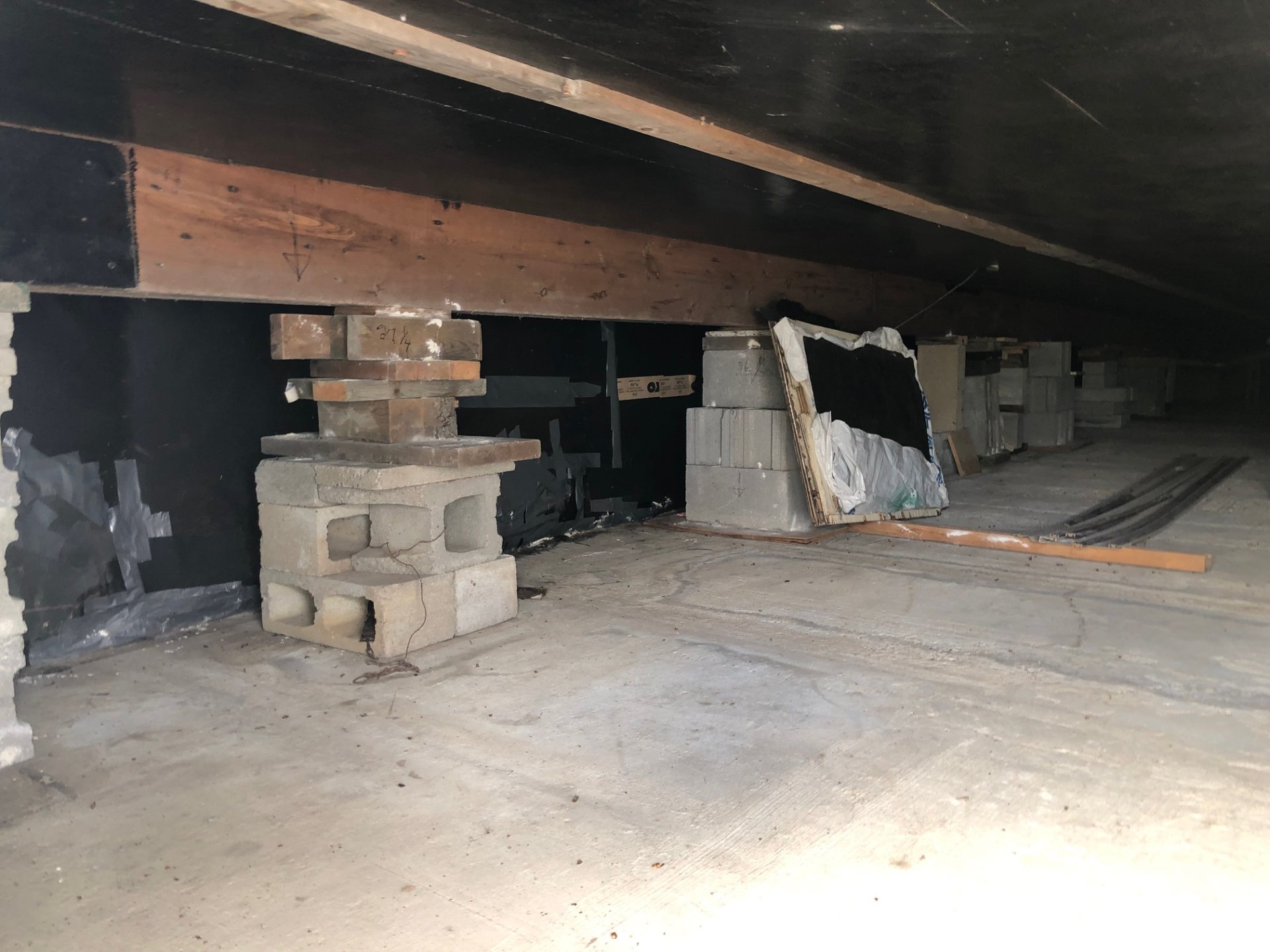 dalle de béton et blocs de béton