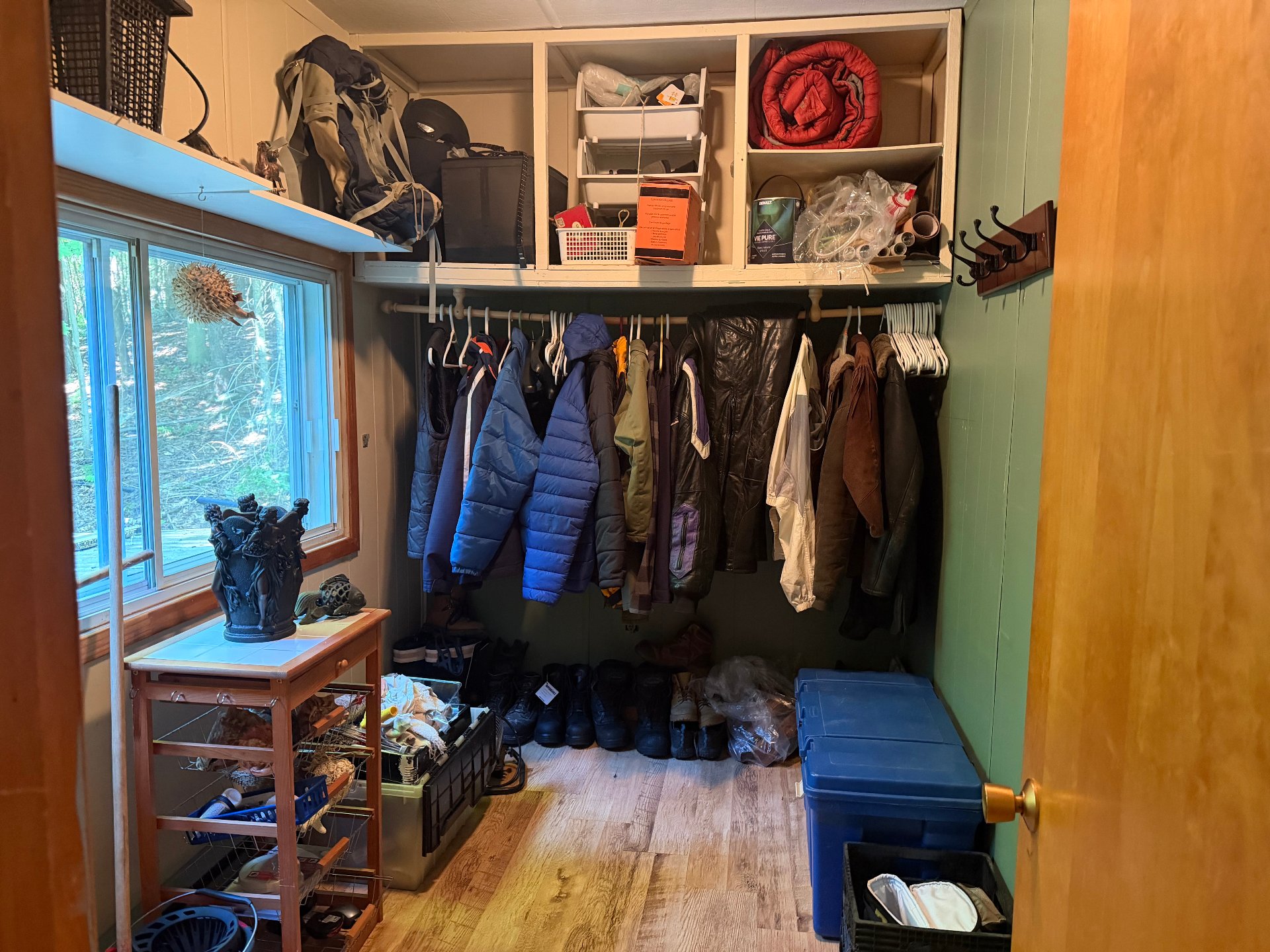 Chambre à coucher / Bureau / Rangement