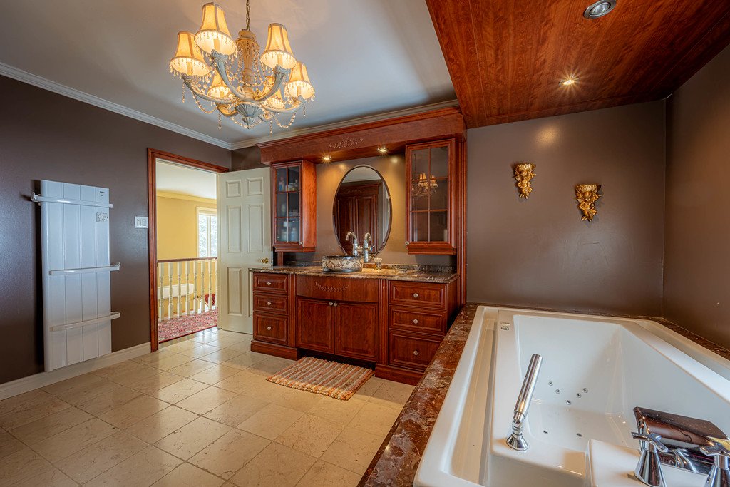 Ensuite bathroom