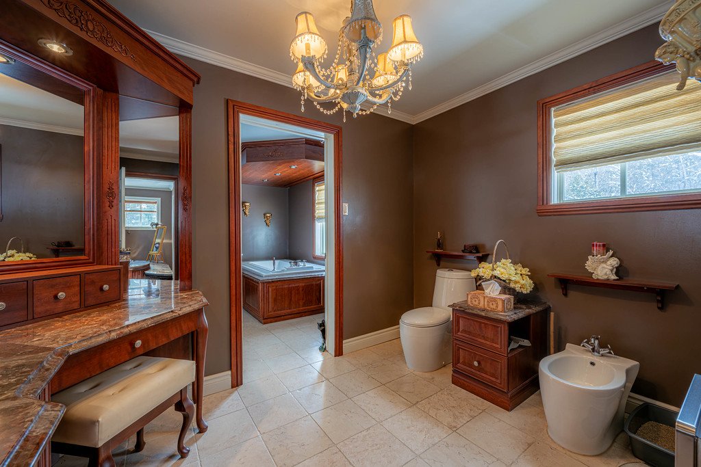 Ensuite bathroom
