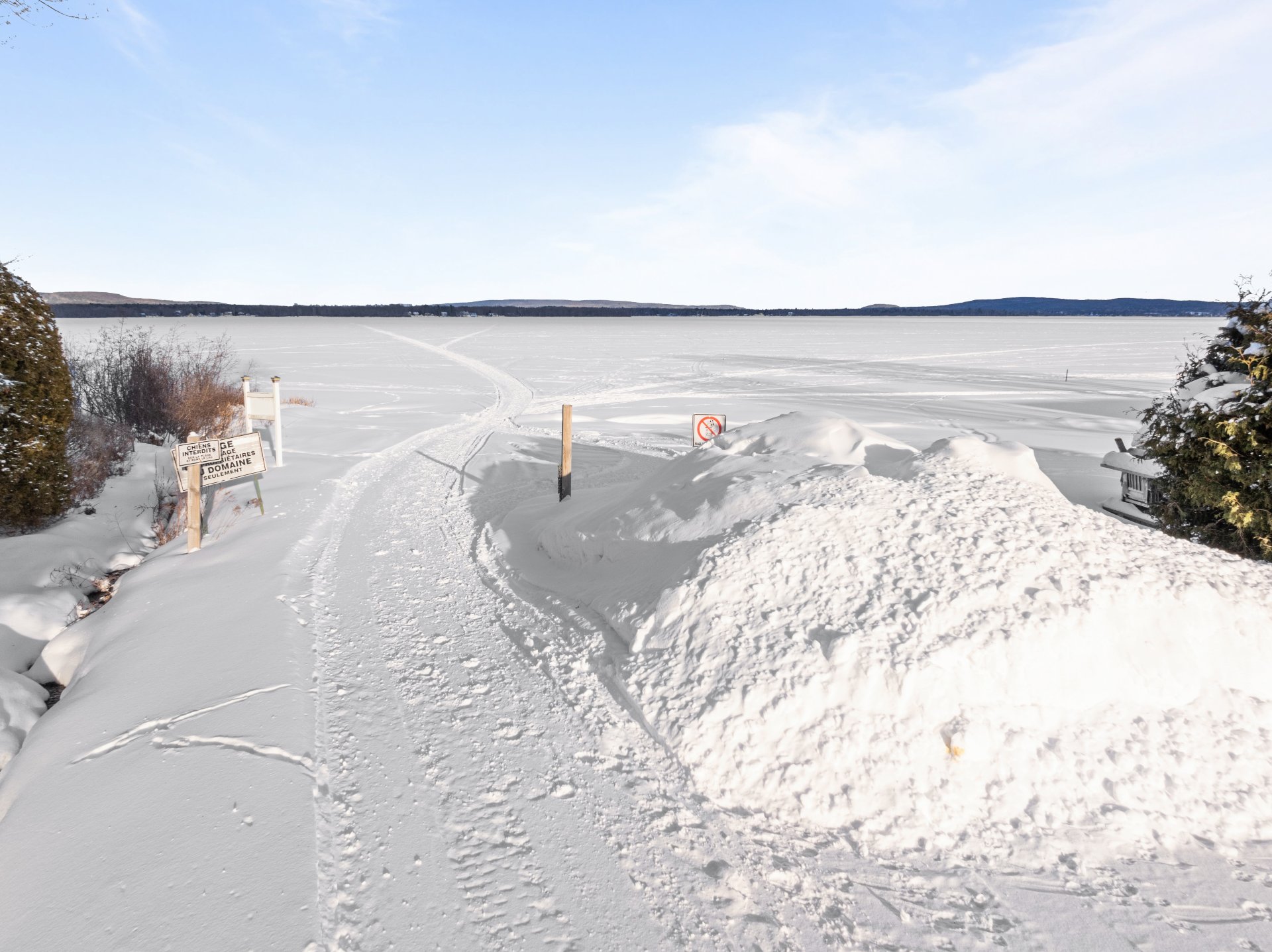 Accès au plan d'eau