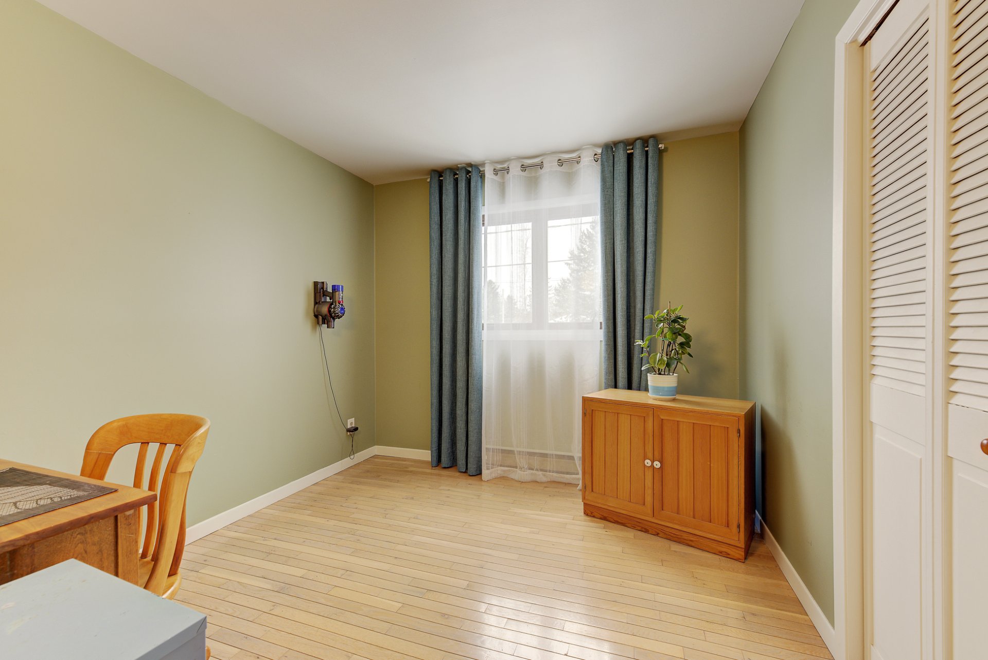 Bureau/chambre à coucher