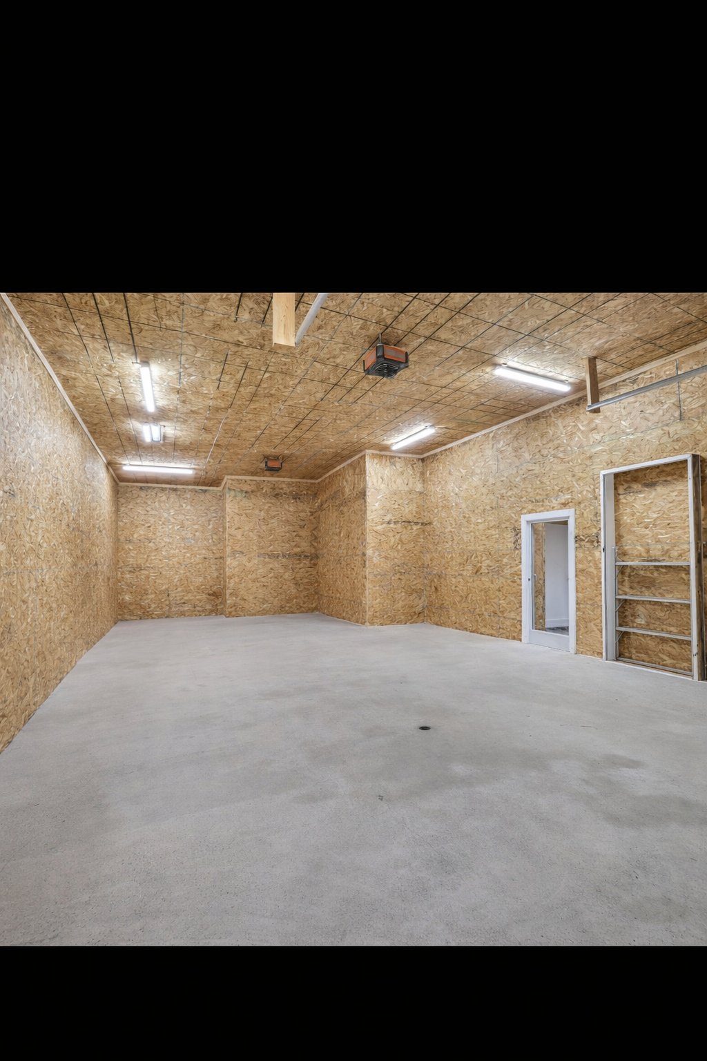 Ne communique pas avec le loft de l'intérieur