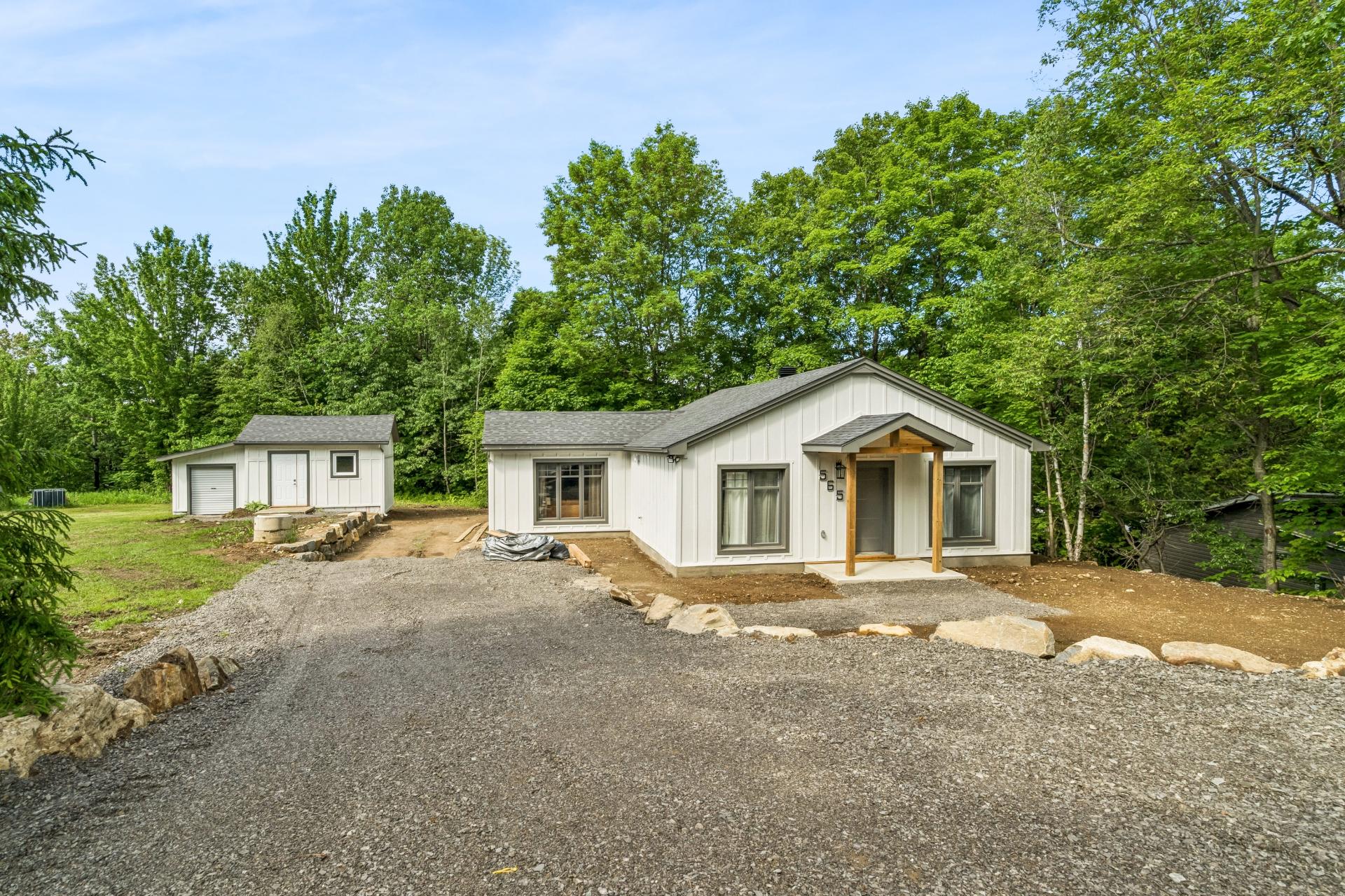 565, Ch. du Lac-Bob — photo 1