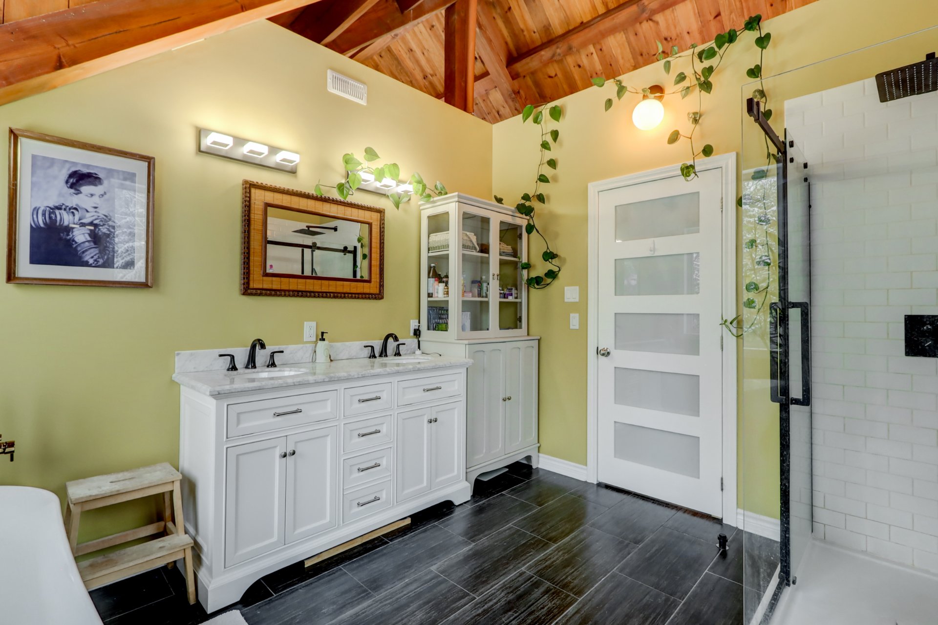 Salle de bains attenante à la CCP