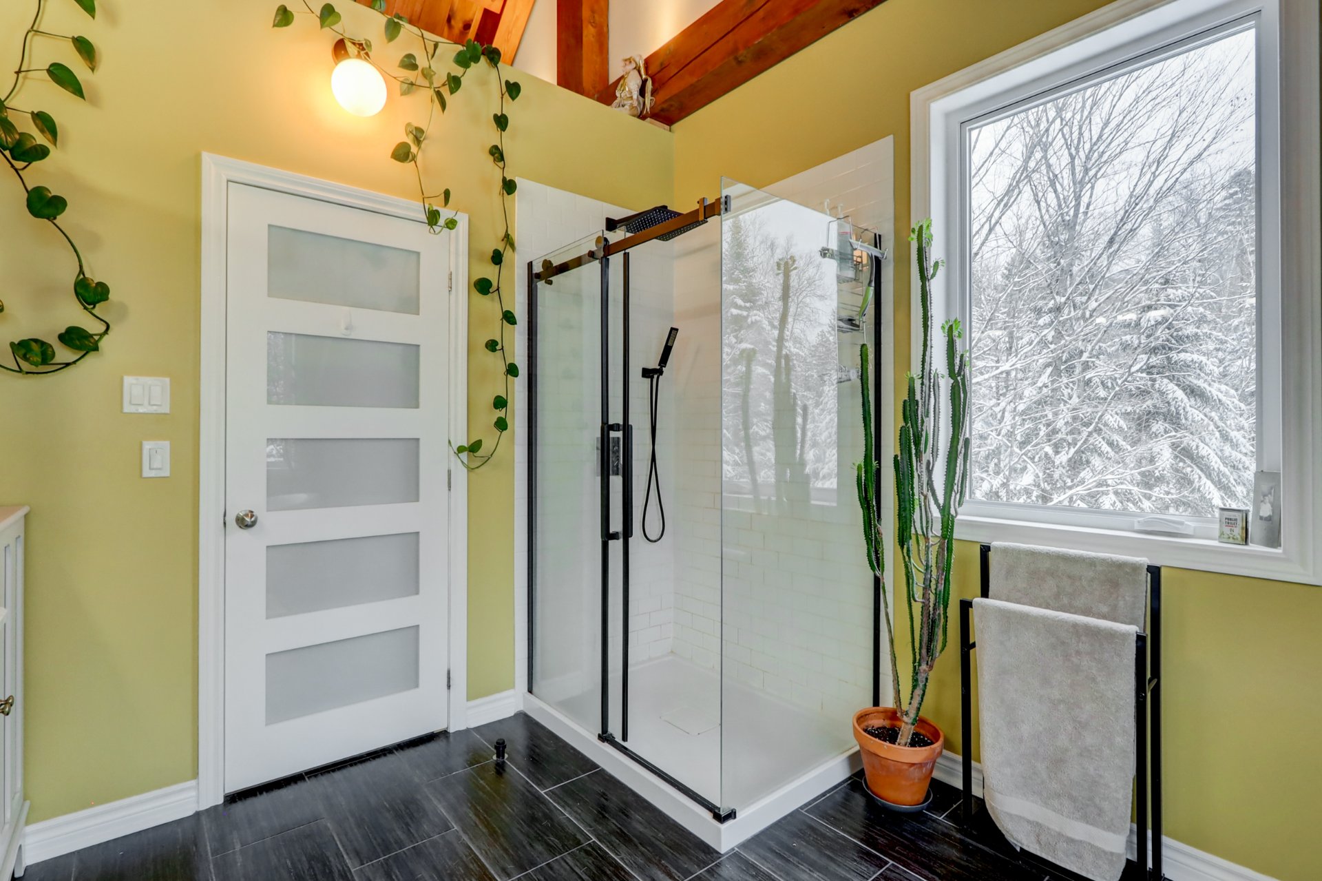 Salle de bains attenante à la CCP