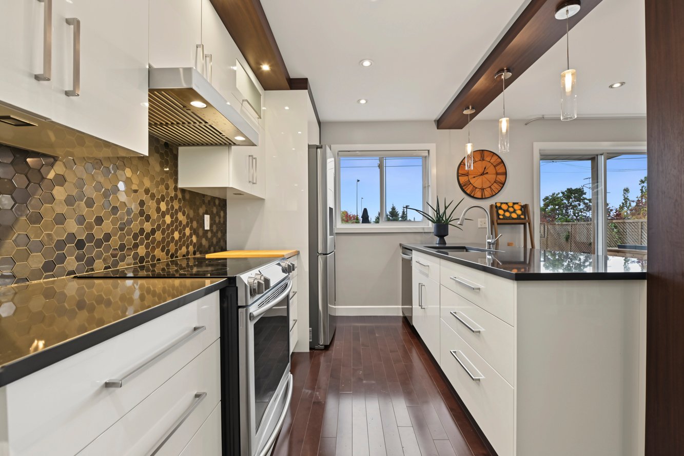 Comptoir de quartz & beaucoup de rangement