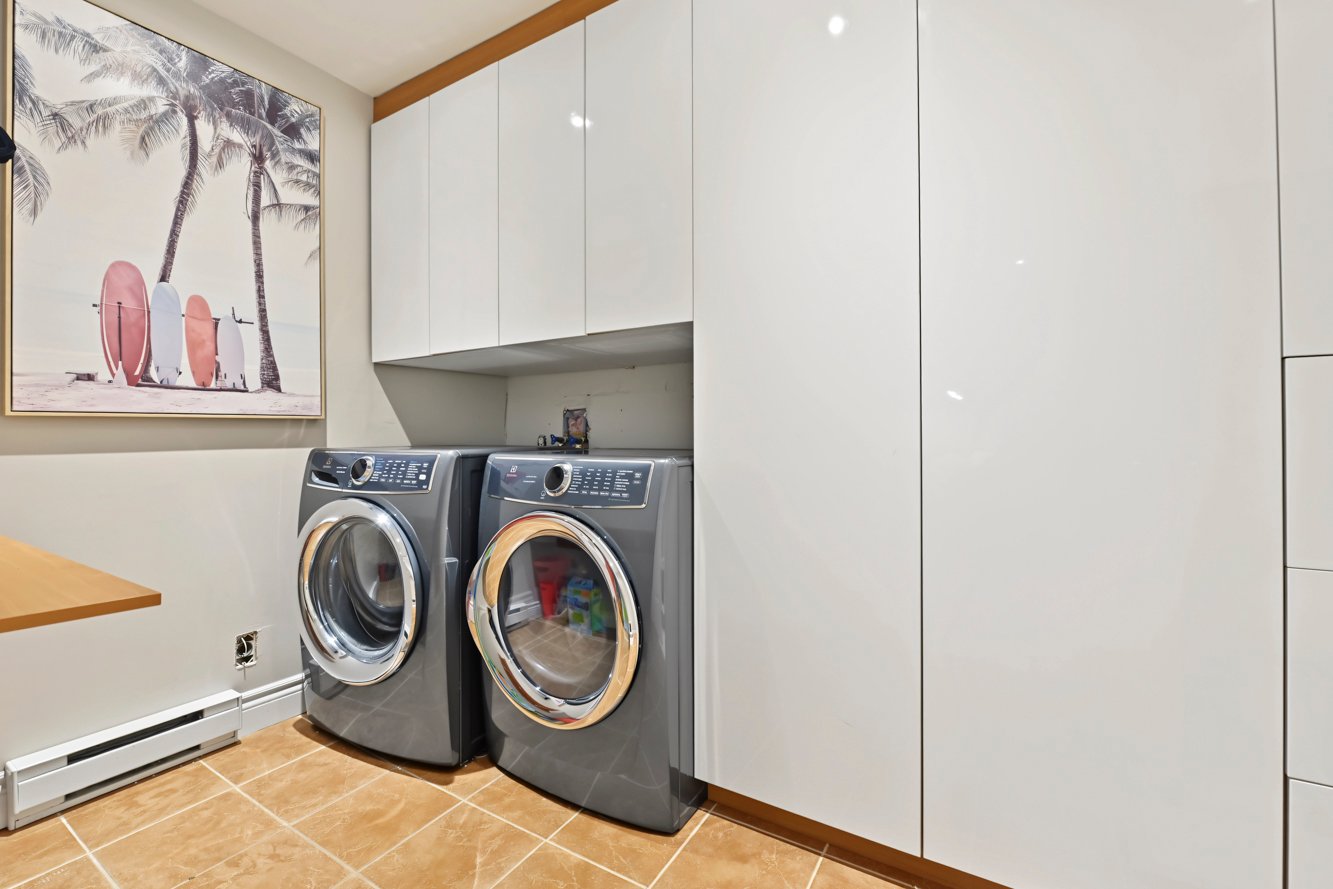 Mur de rangement pratique
