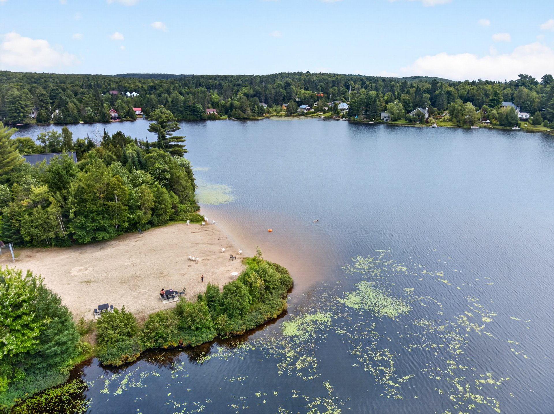 Accès au plan d'eau