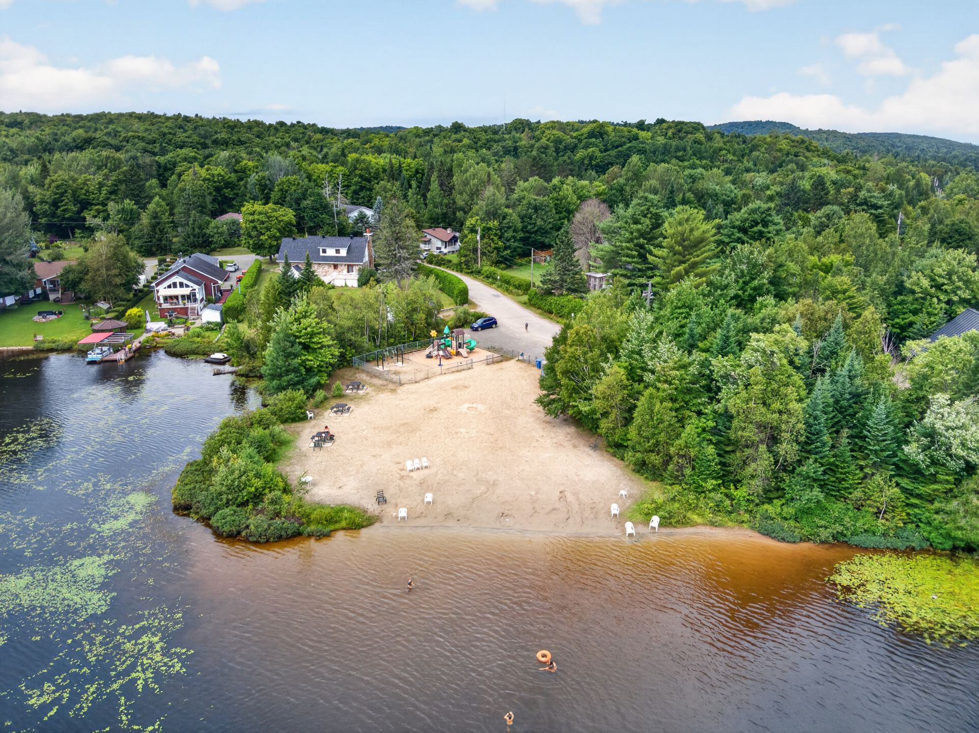 Accès au plan d'eau