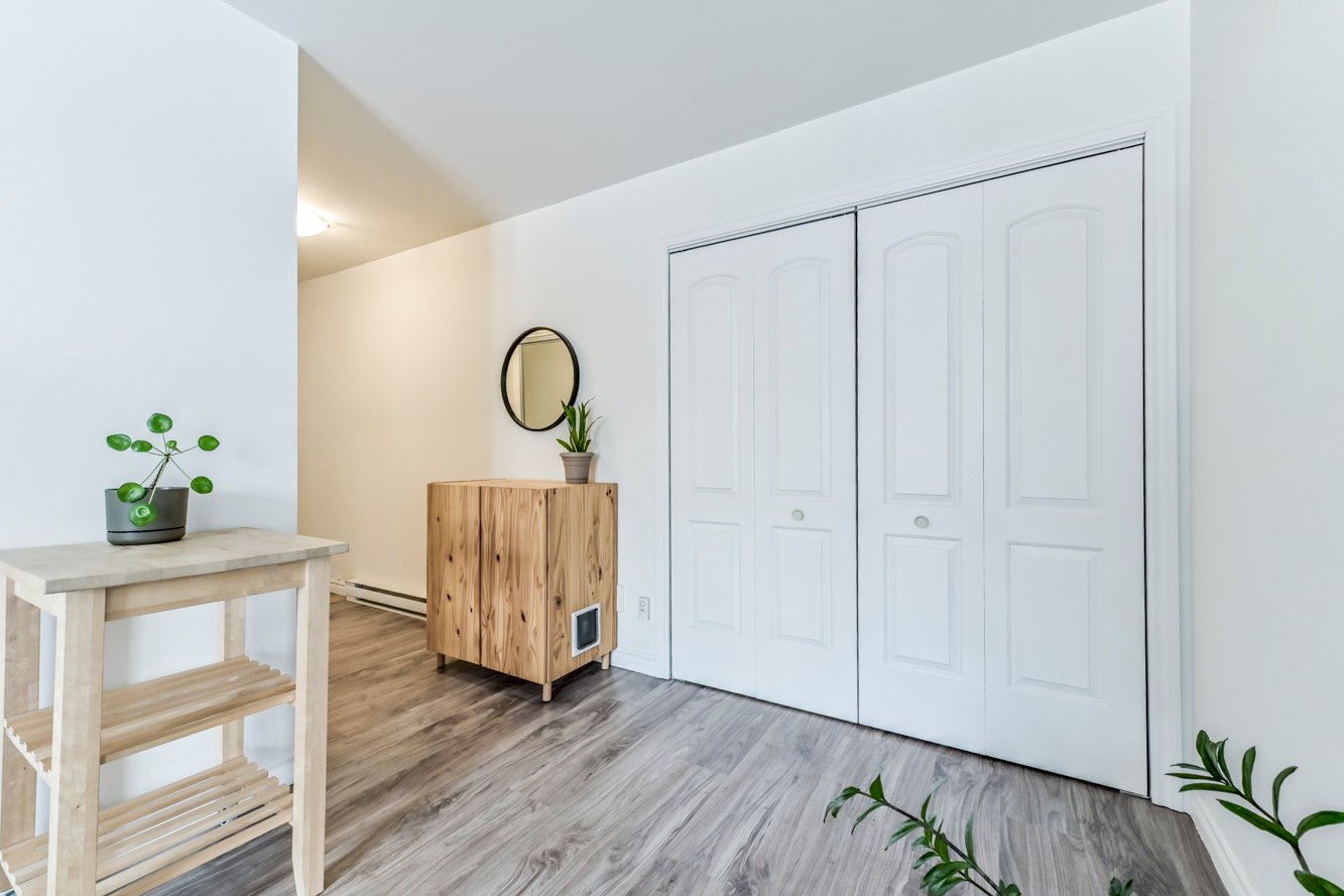 Portes vers la laveuse-sécheuse