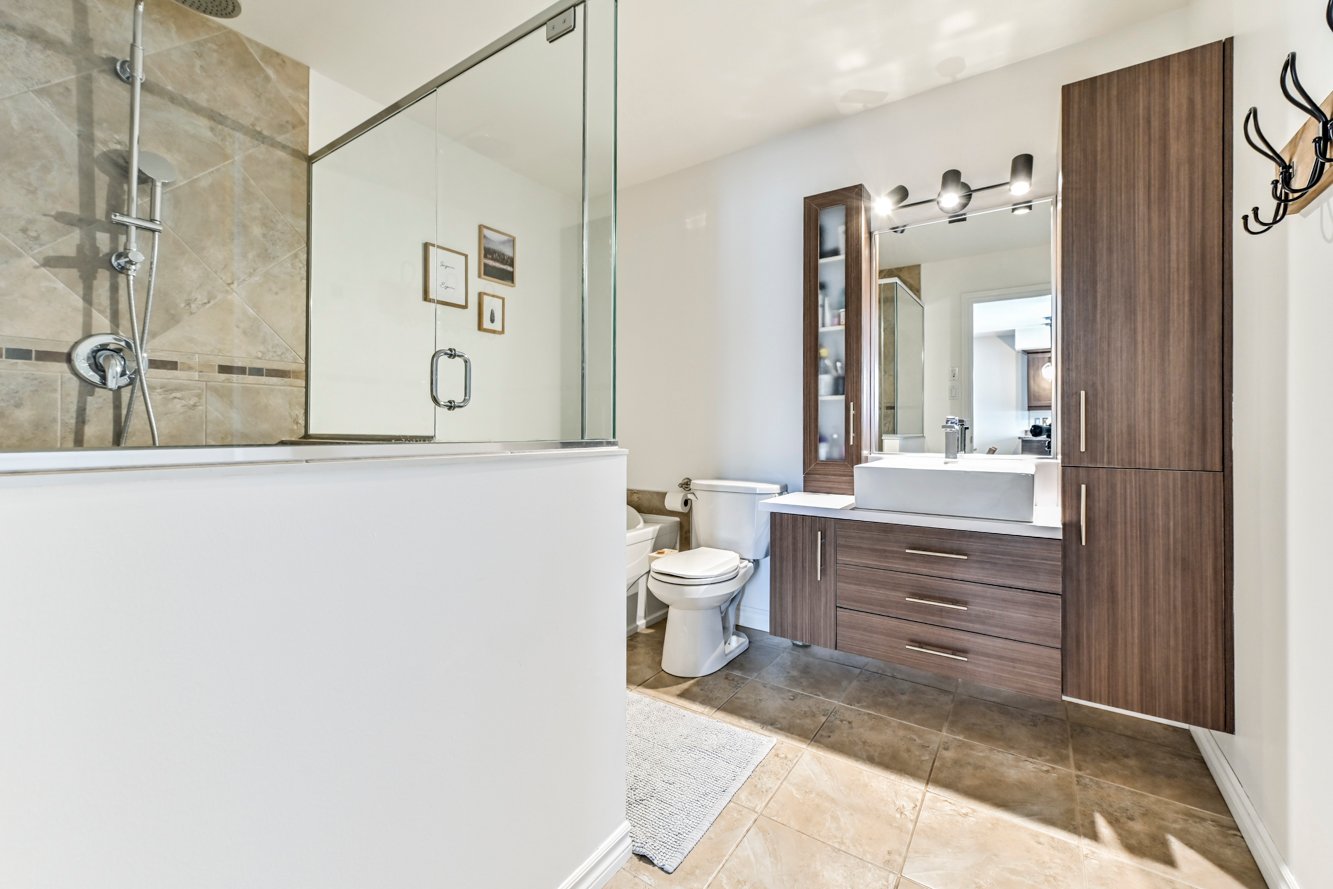 Vanité offrant du rangement