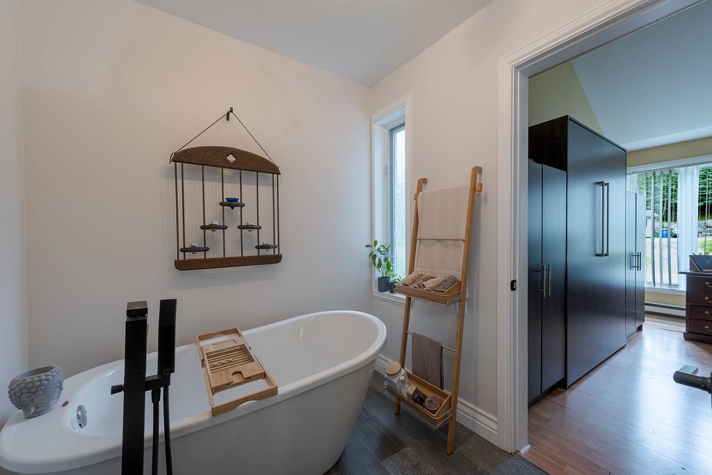 Ensuite bathroom