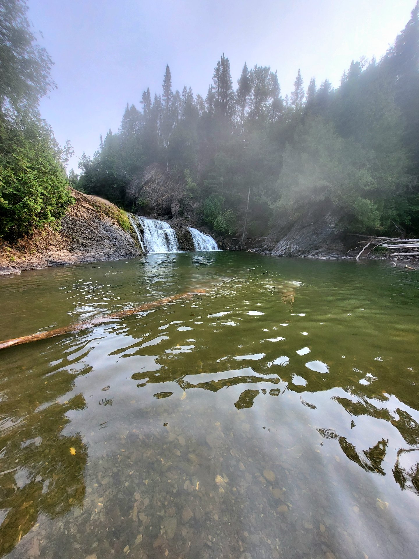Accès au plan d'eau