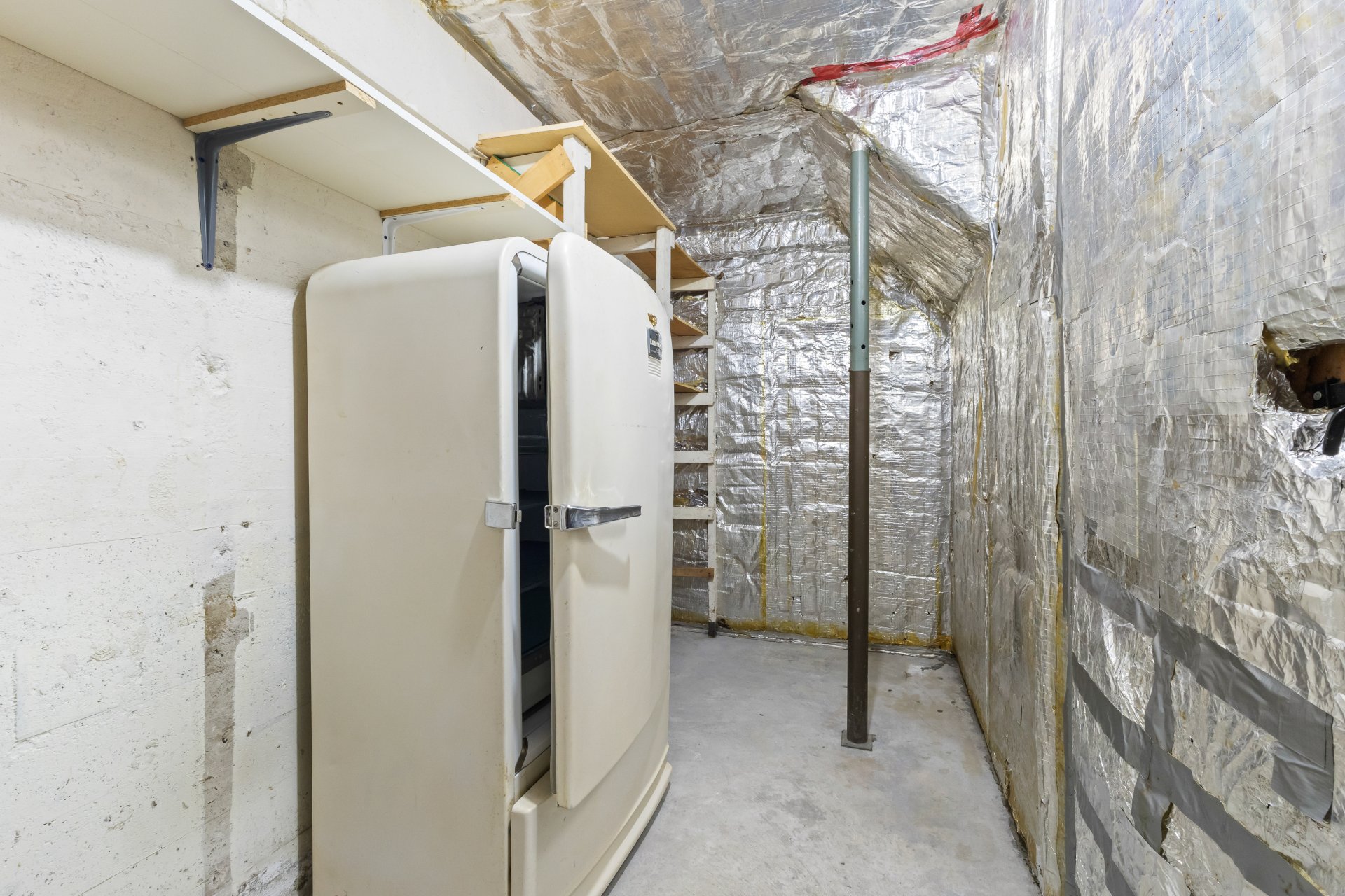 Cave/ chambre froide