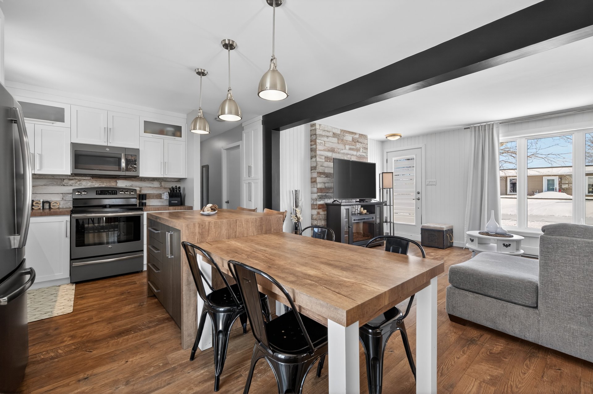 Cuisine entiérement rénovée au goût du jour