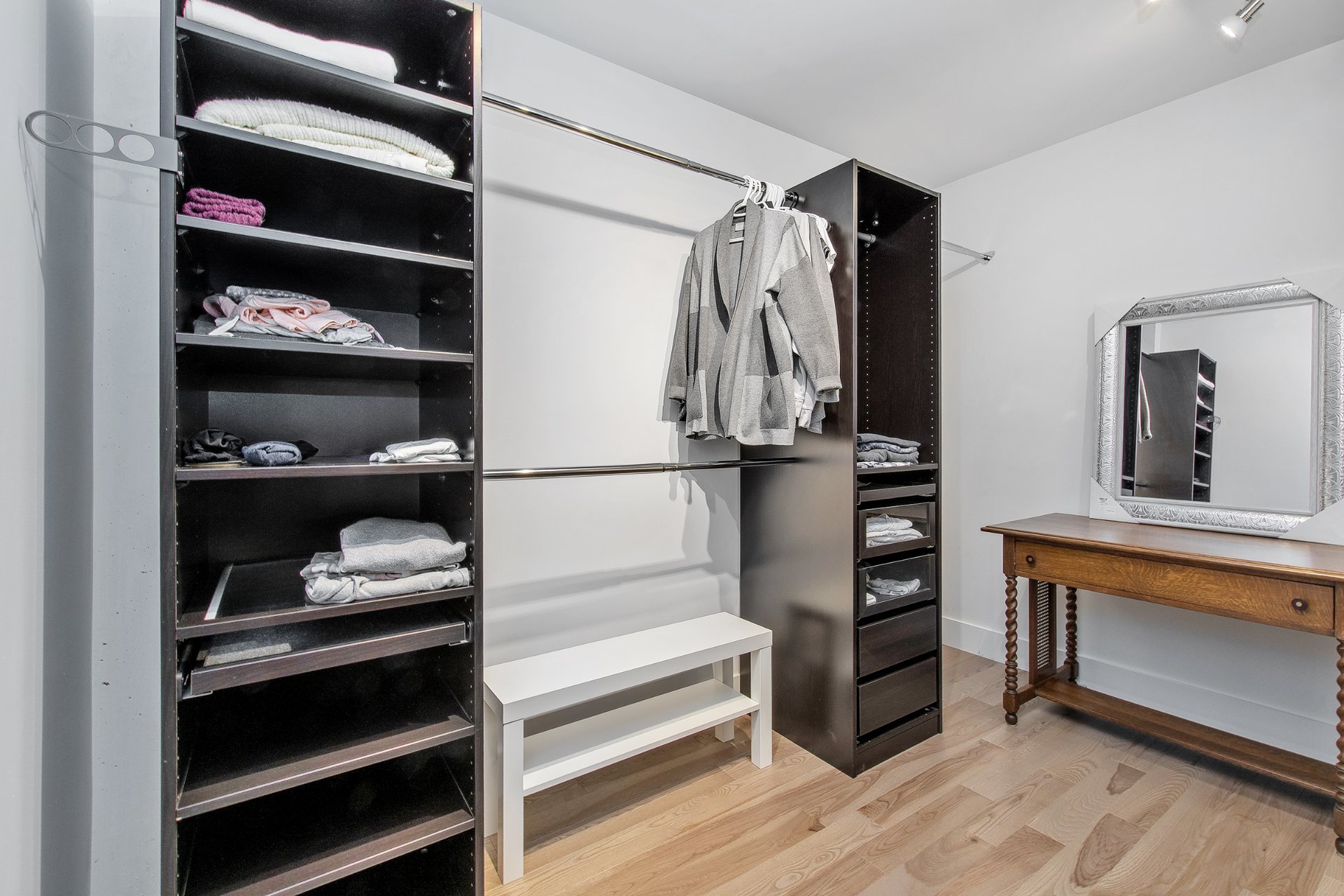 Walk-in closet