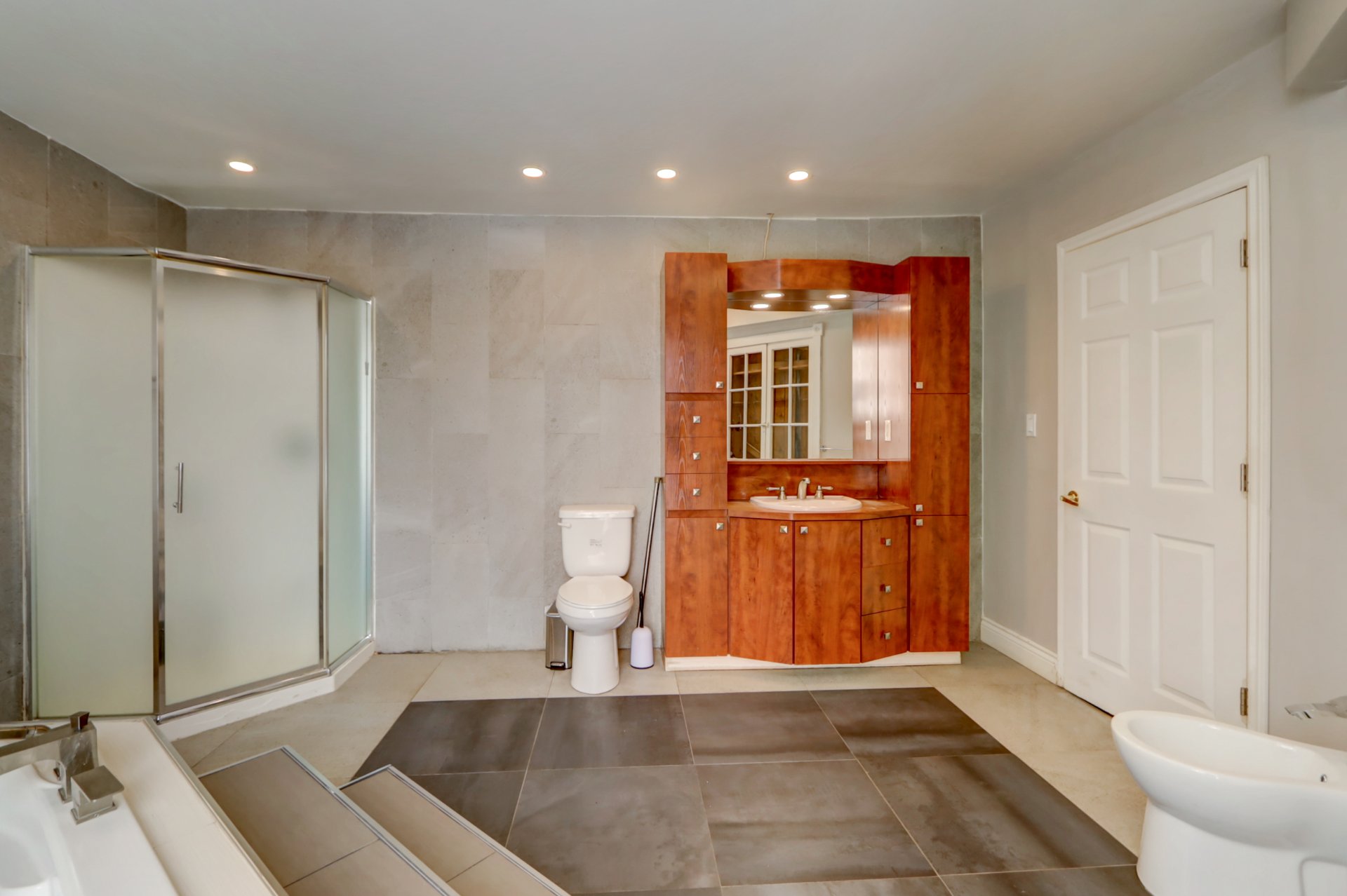 Salle de bains attenante à la CCP