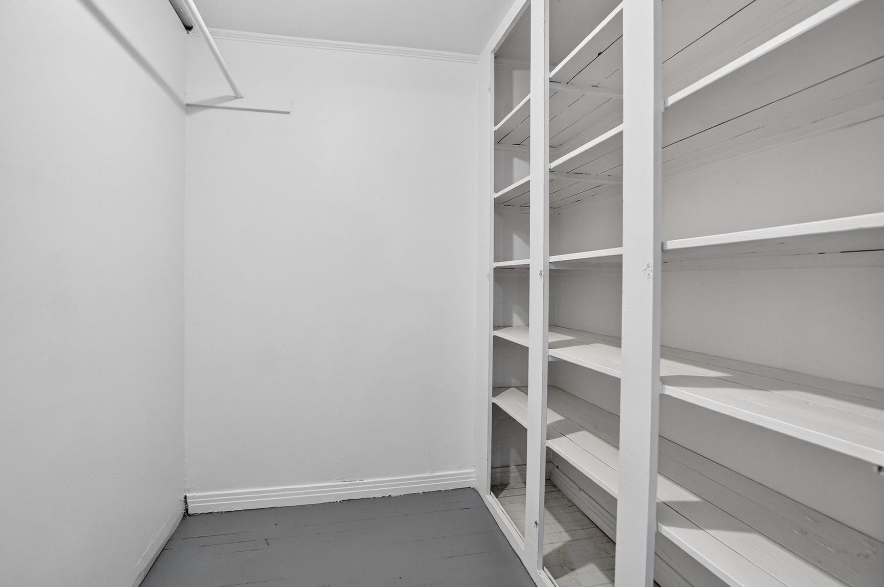 Walk-in closet