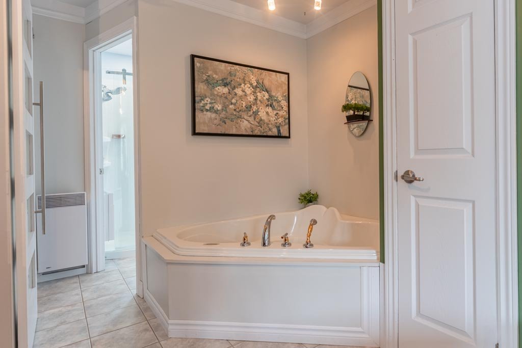 Ensuite bathroom