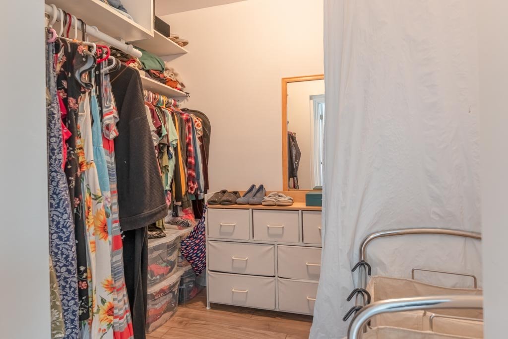 Walk-in closet