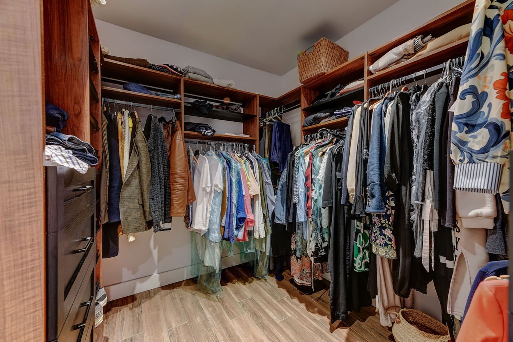 Walk-in closet