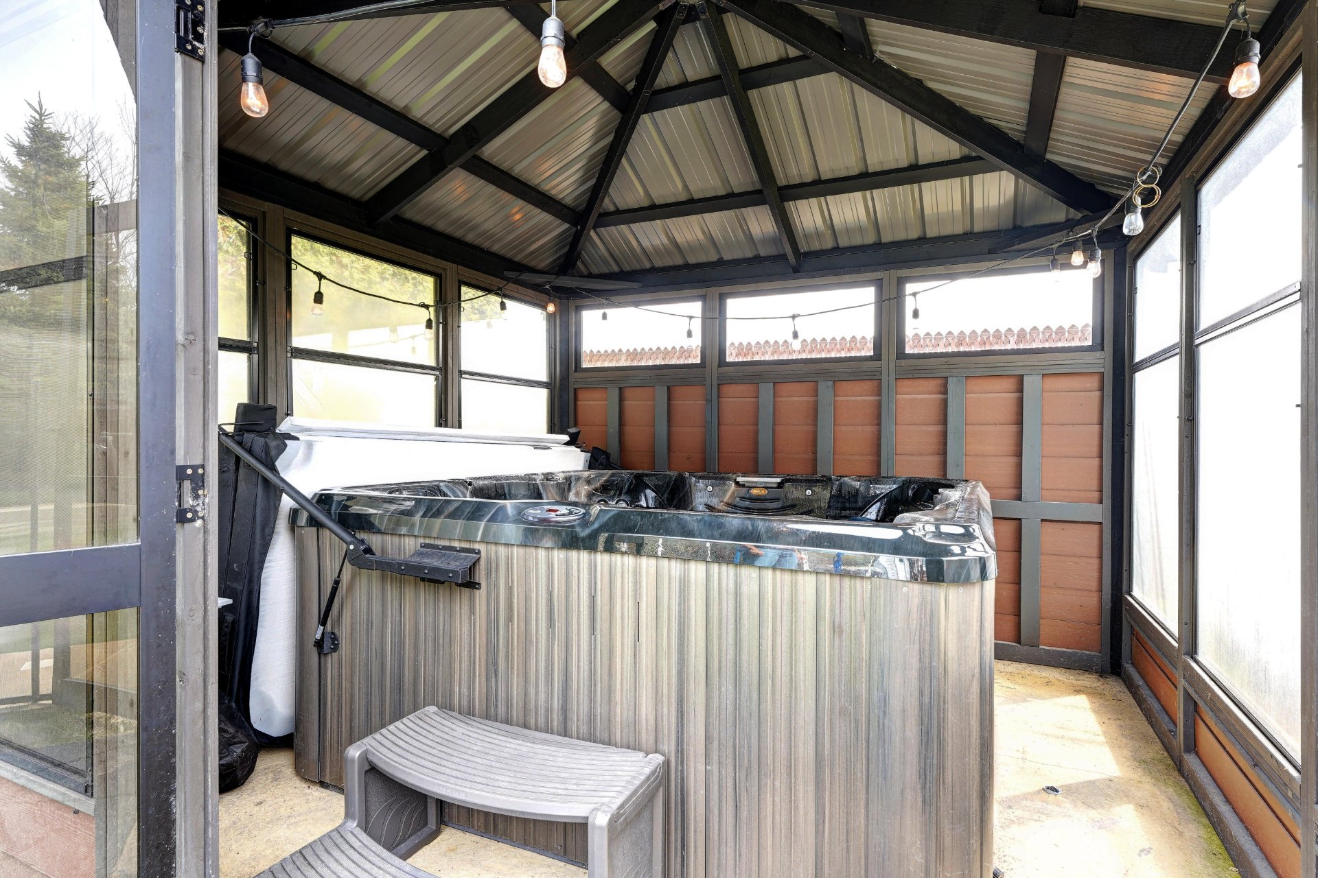 Hot tub