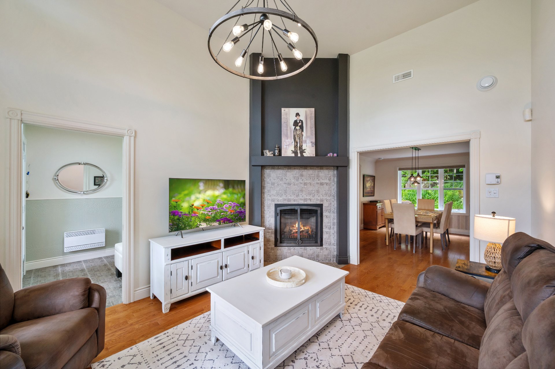 Hauts plafonds + Foyer