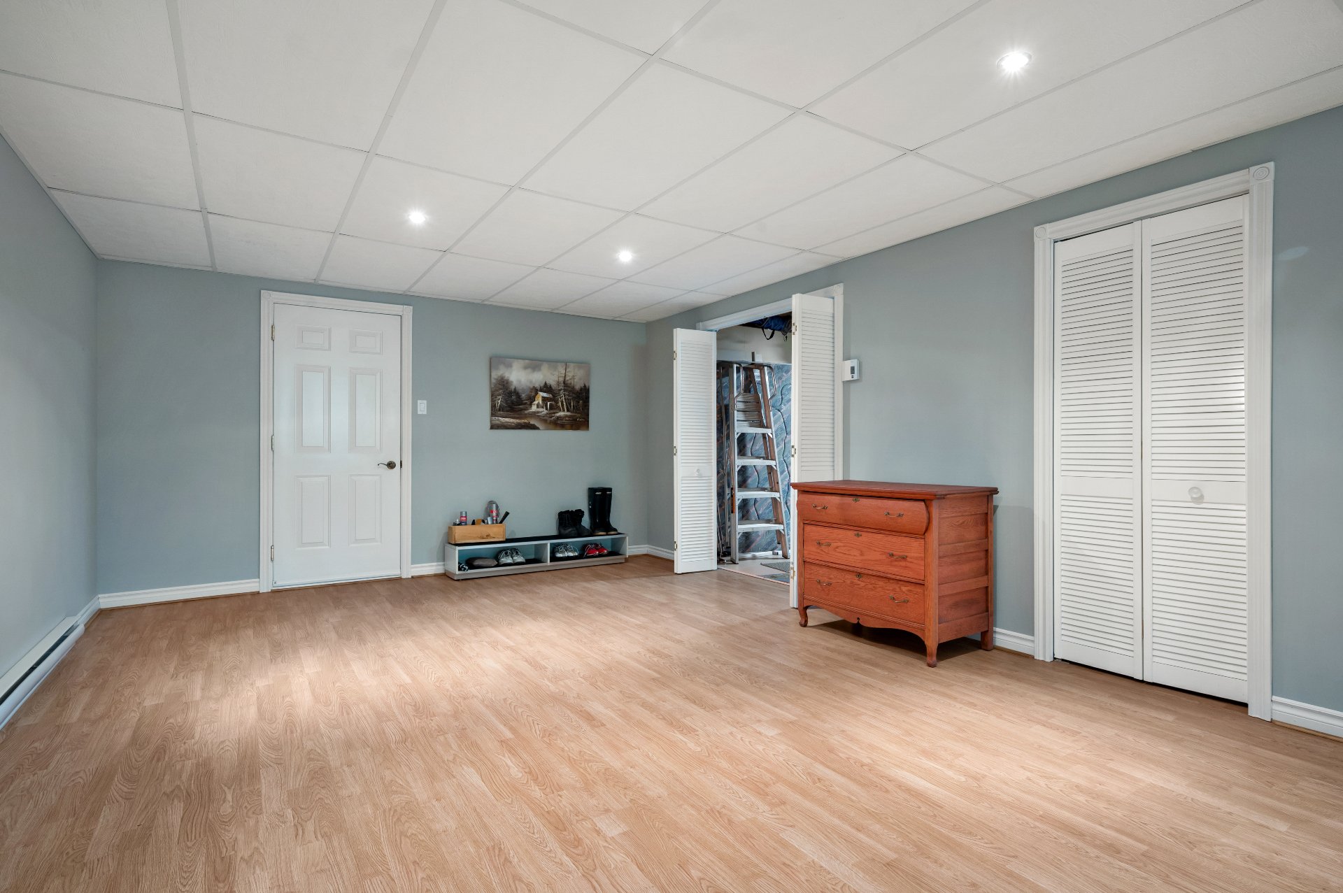 Storage + Detached space with access to the Garage
