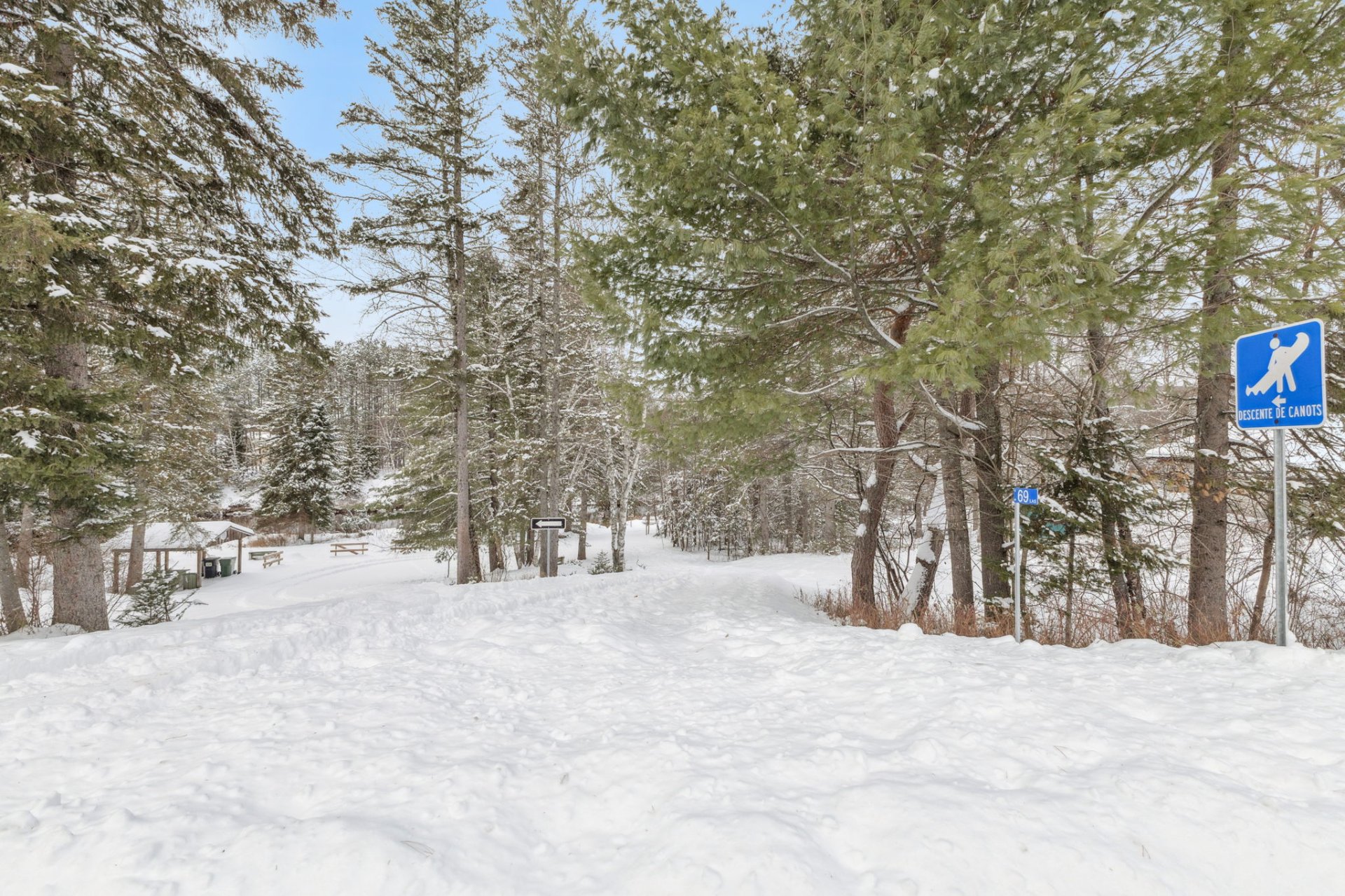Accès au plan d'eau