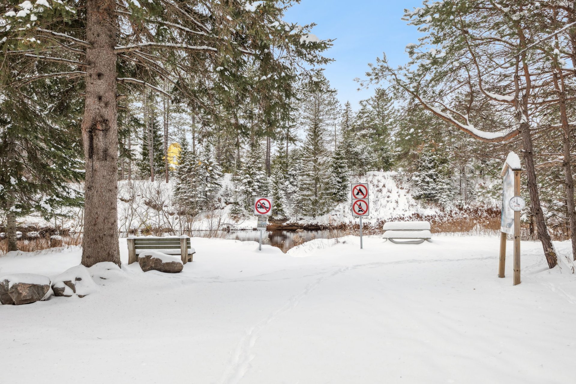 Accès au plan d'eau
