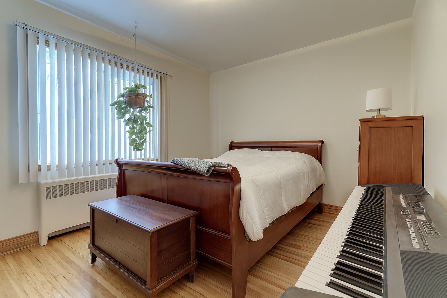 Image optimized and virtually staged with AI.