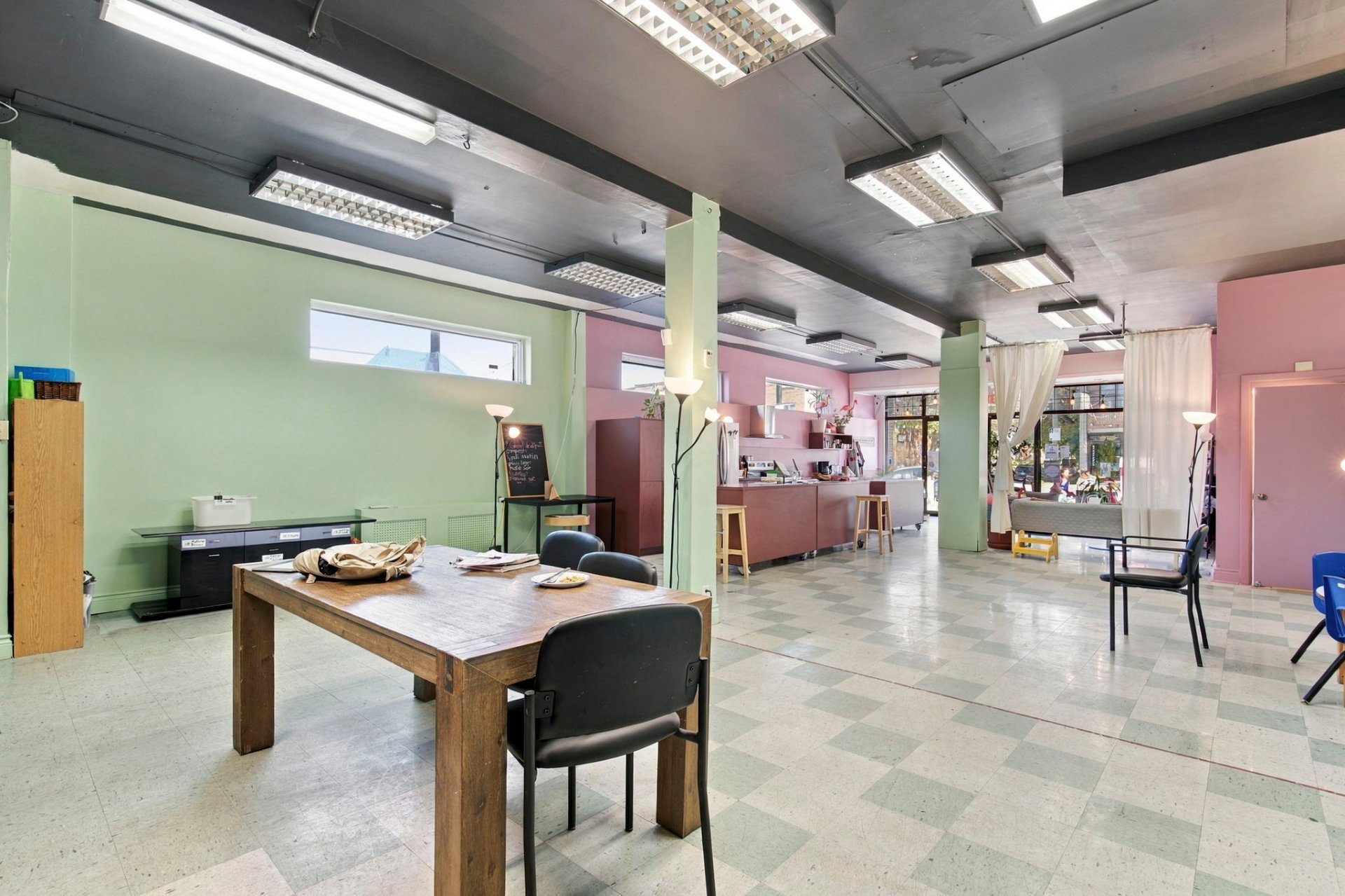 Local commercial - aire de travail