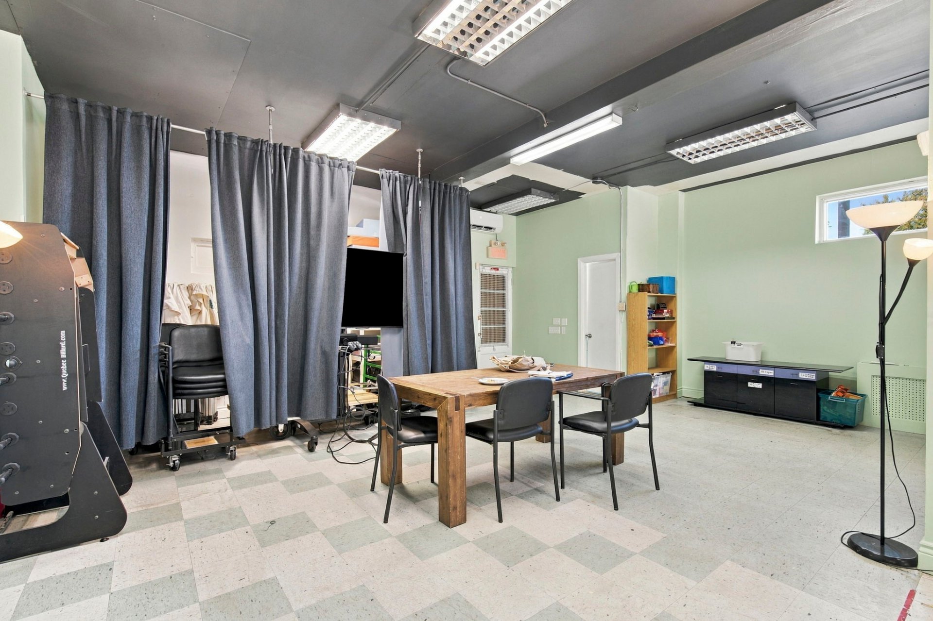 Local commercial - salle de réunion