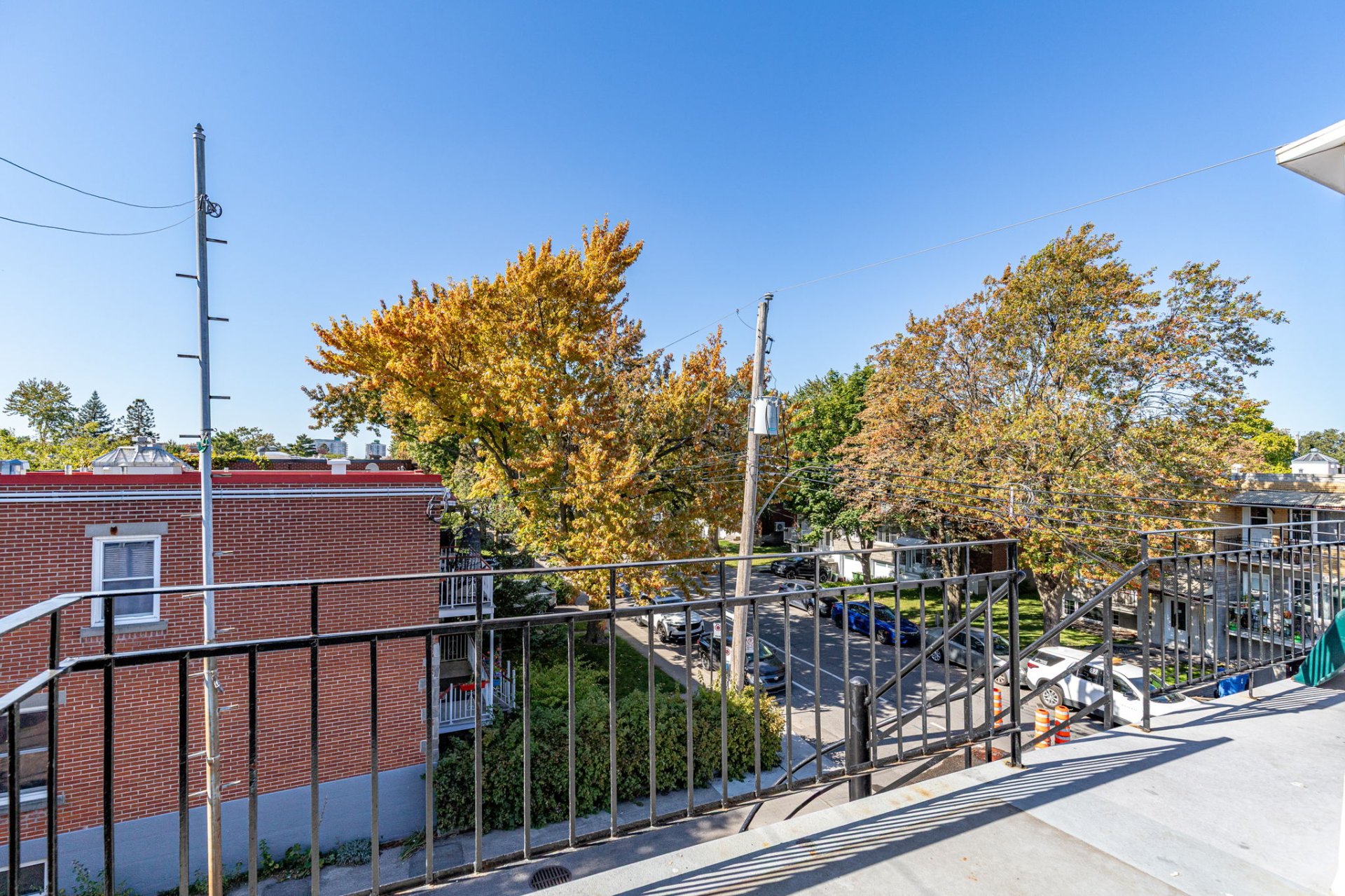 Balcon - vue sur le quartier