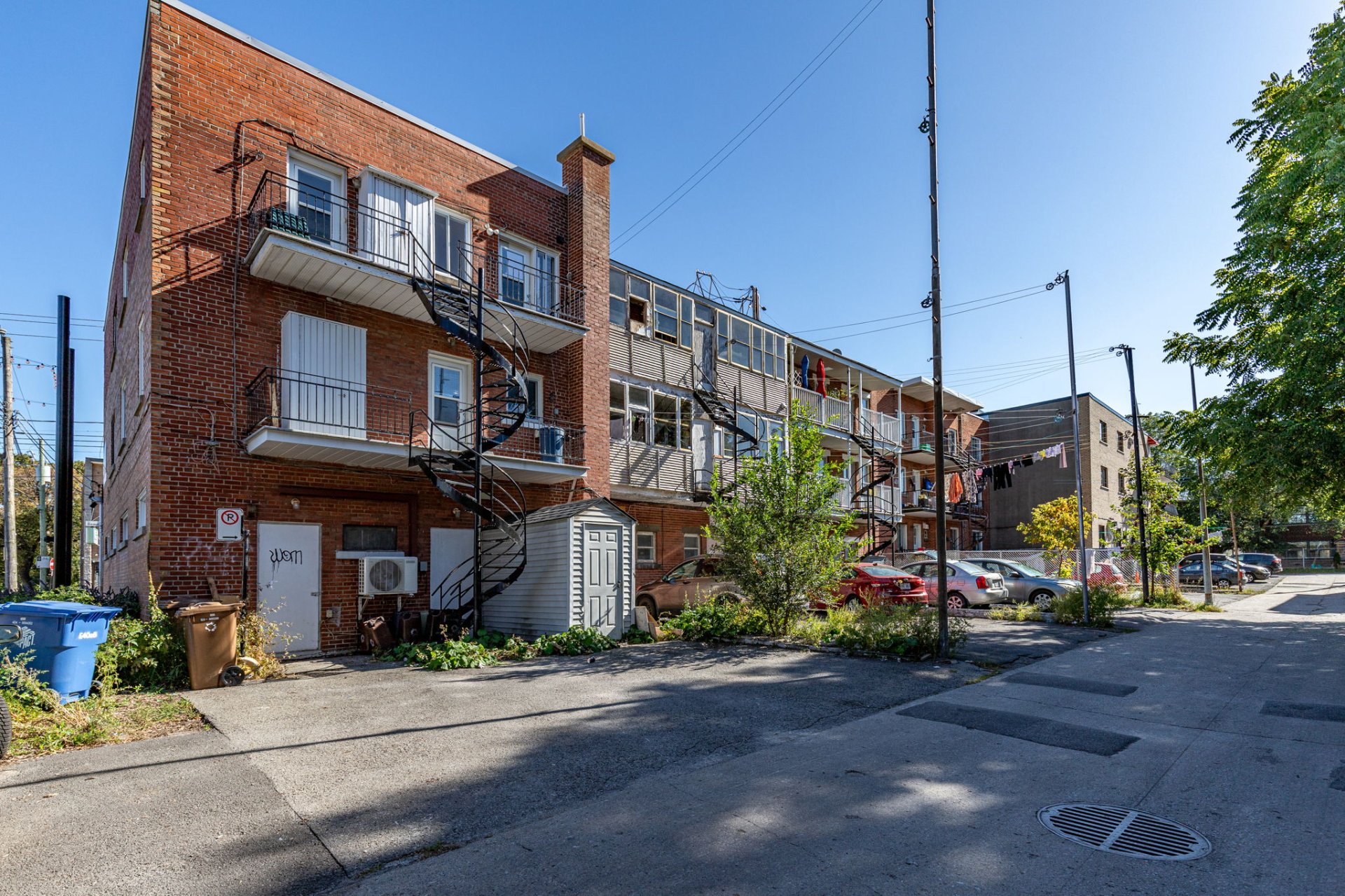 Côté 40e Avenue et accès arrière