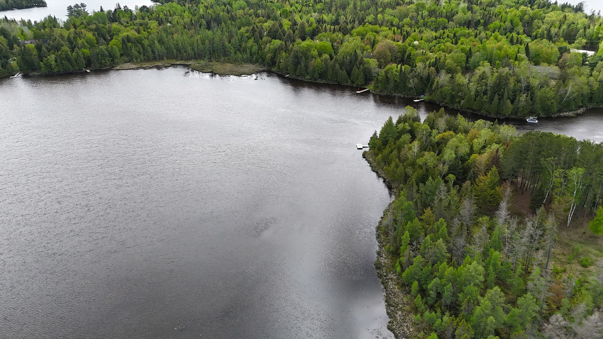 Accès au plan d'eau