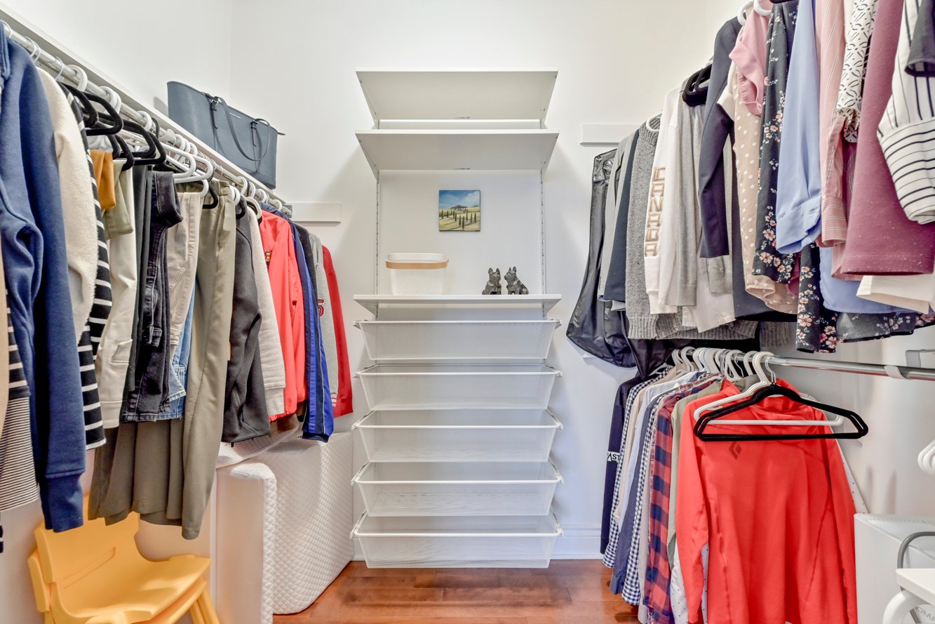 Walk-in pratique dans la chambre principale