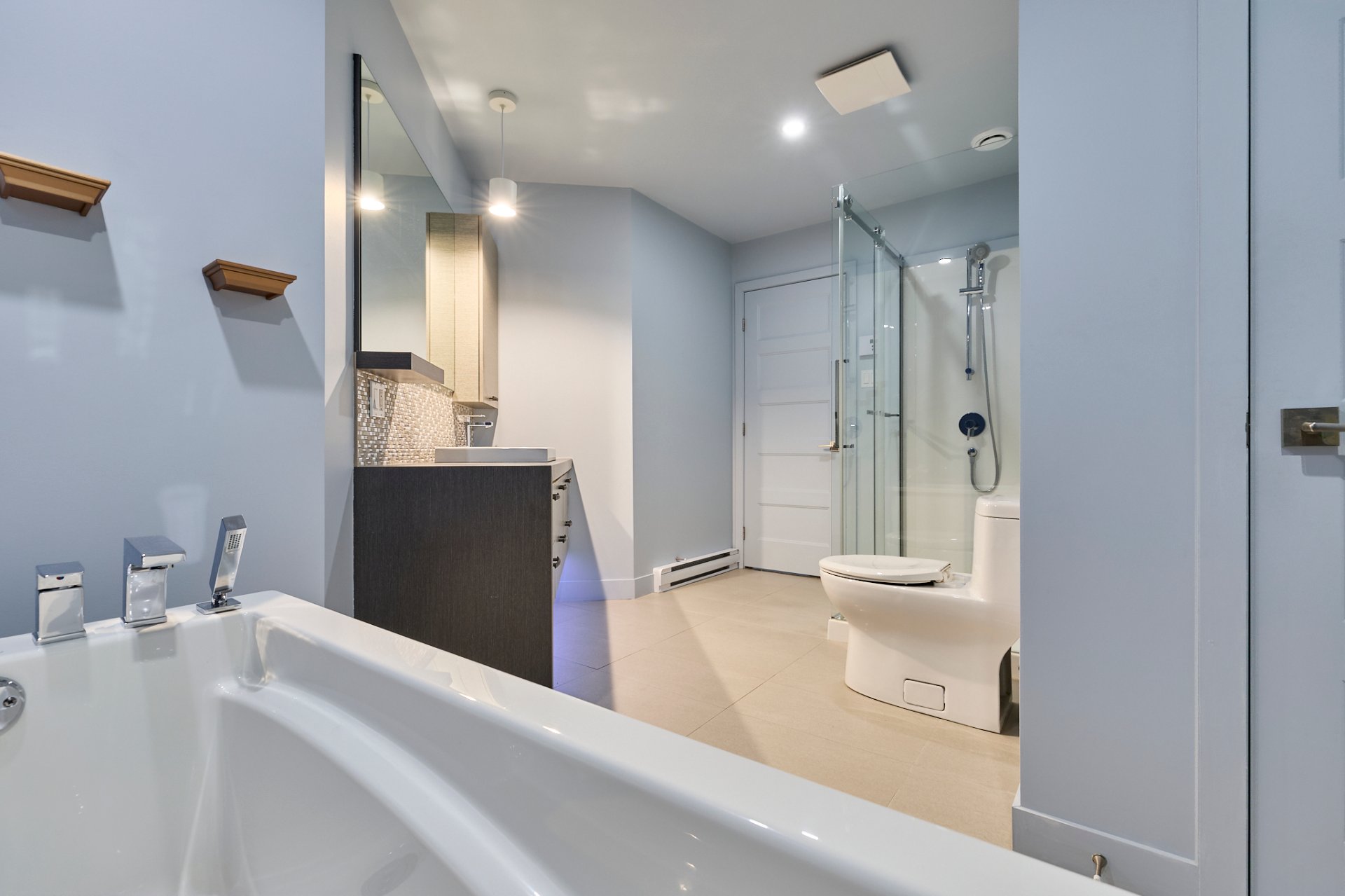 Ensuite bathroom