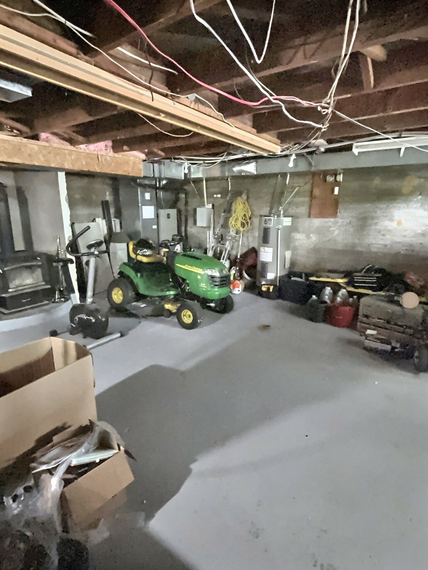 Garage Sous-sol /Poêle au bois