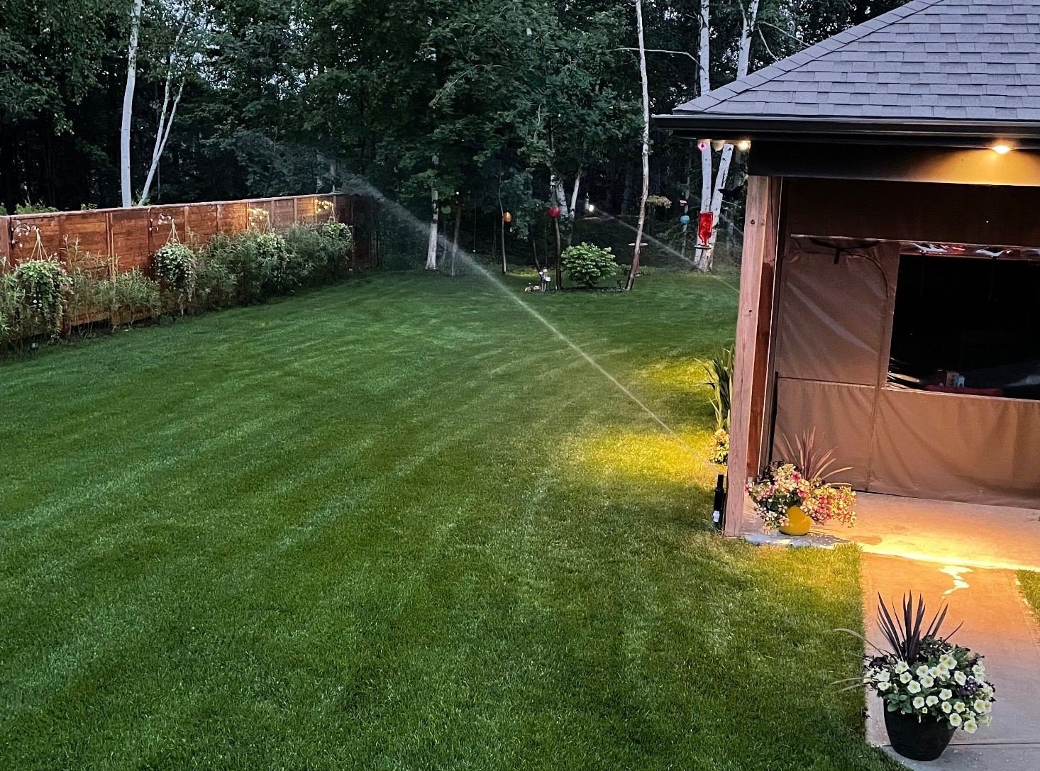 Munie d'un système d'arrosage automatique