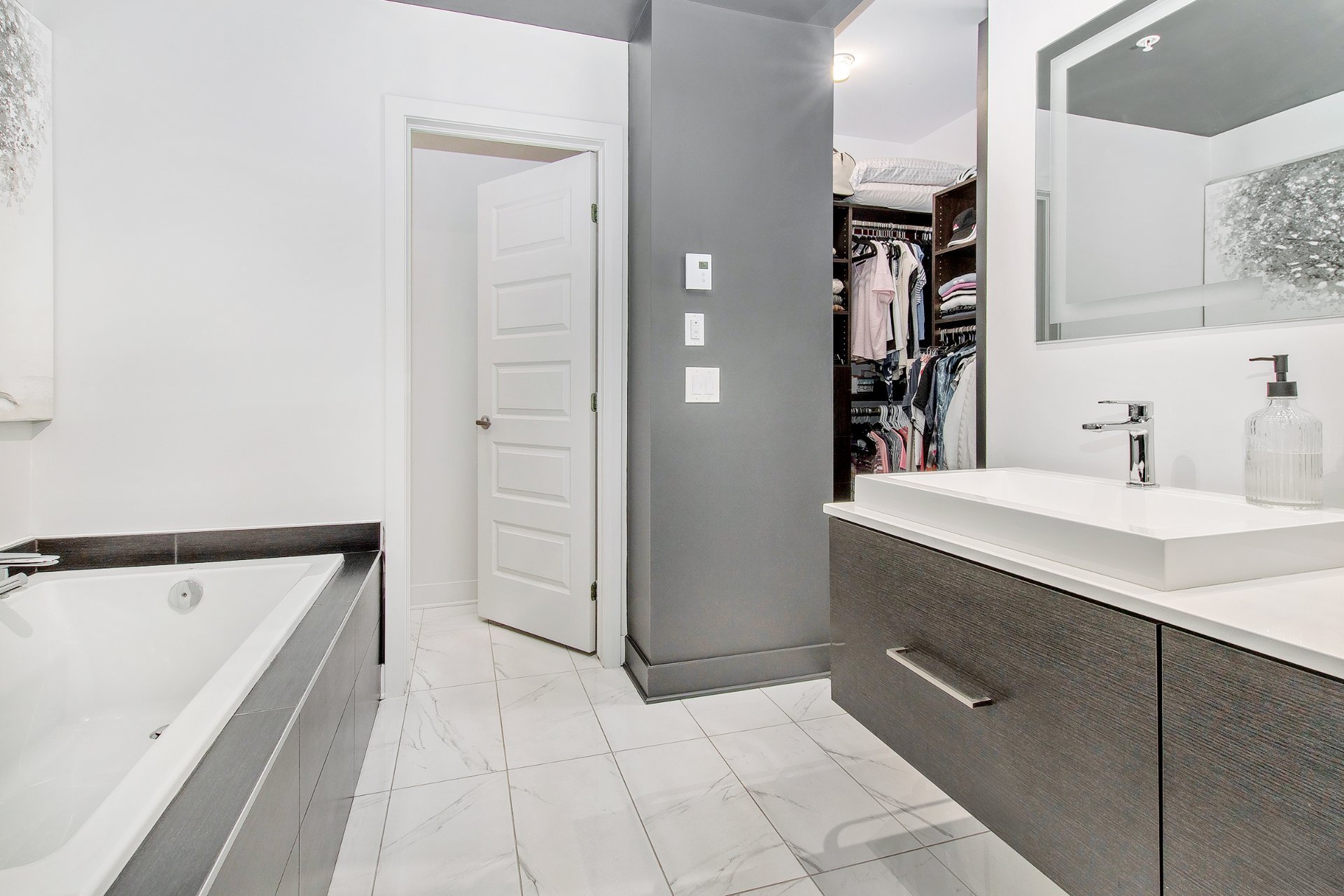 Salle de bains attenante à la CCP