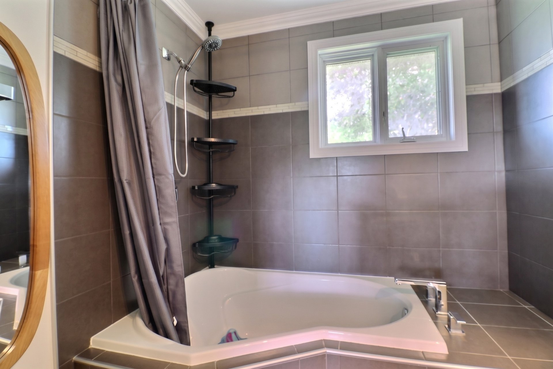 Bain podium et douche