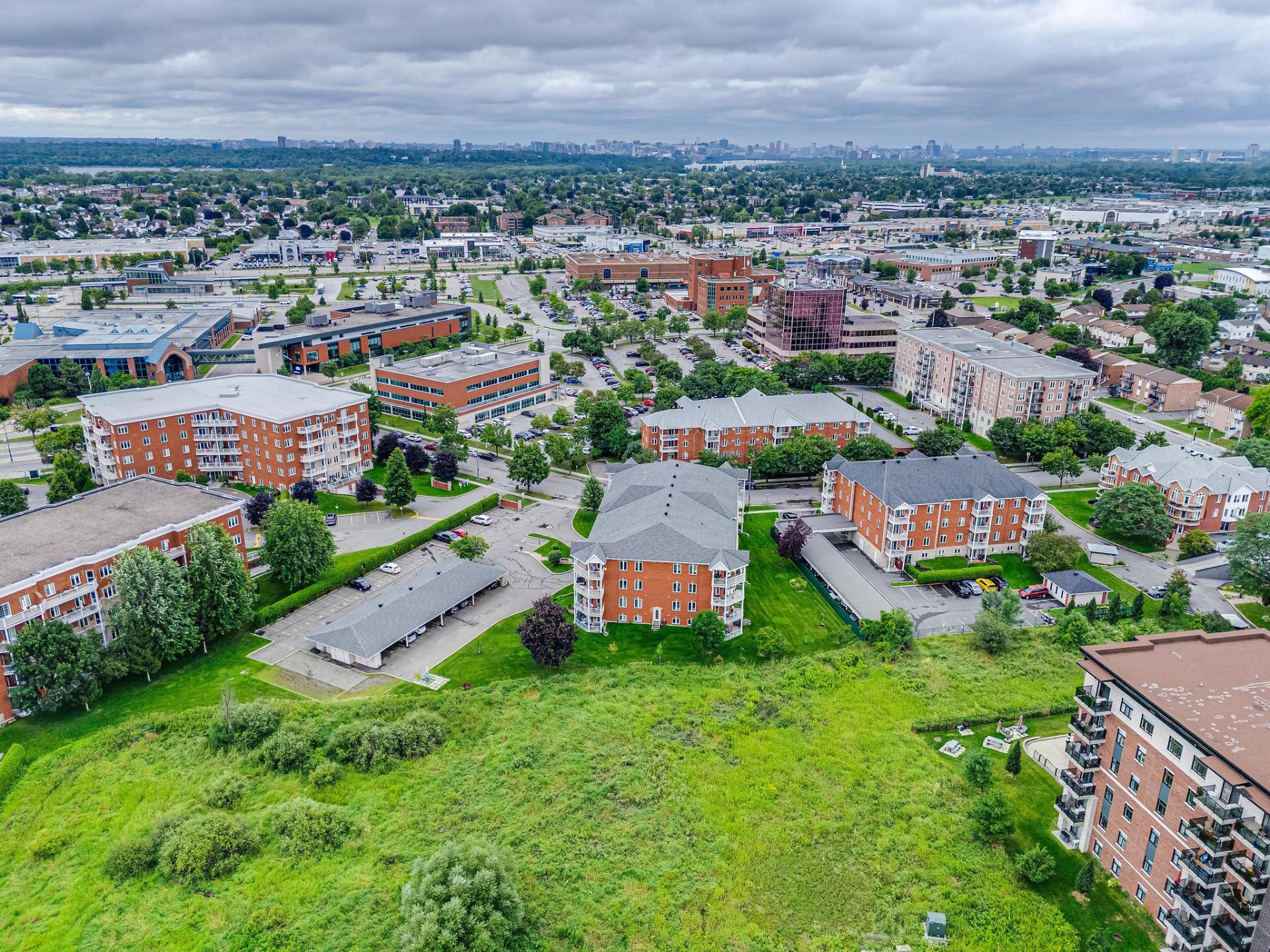 Vue aérienne du quartier et des environs