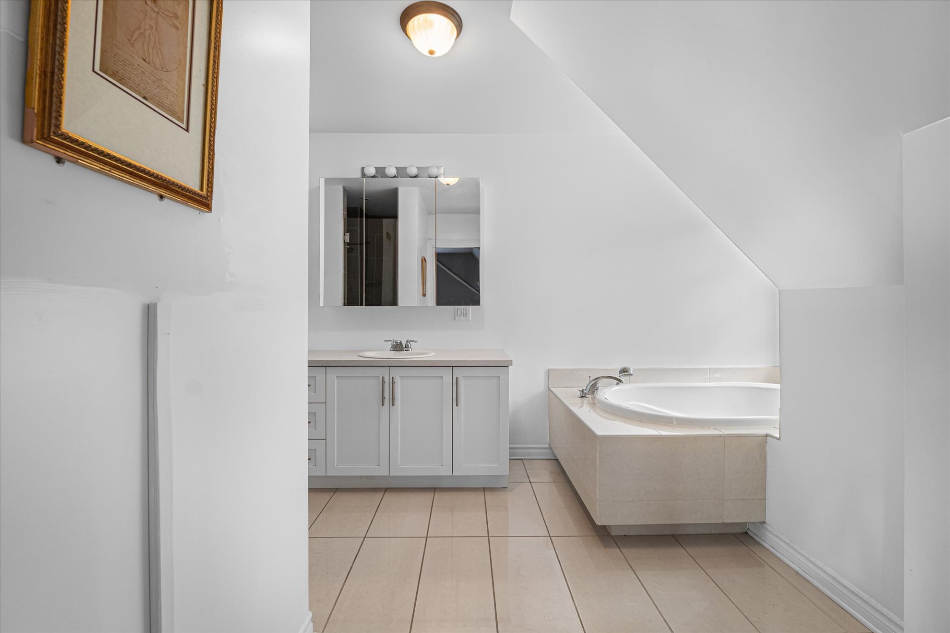 Salle de bains attenante à la CCP