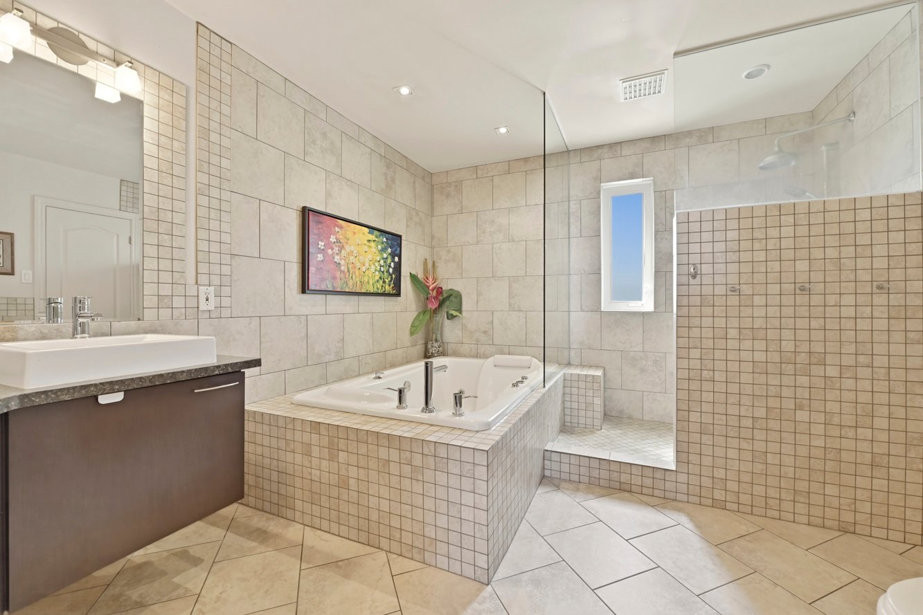 Ensuite bathroom