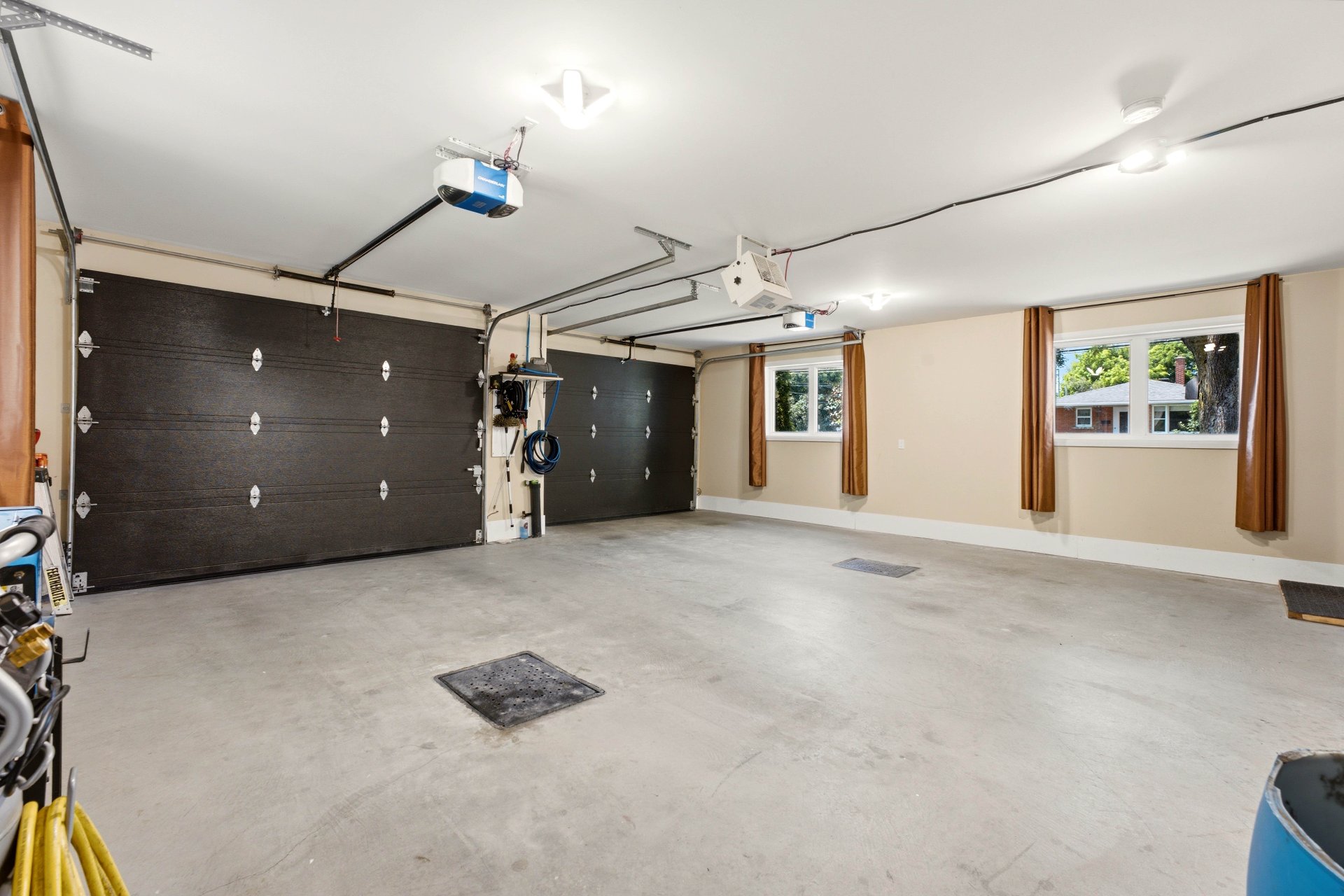 Intérieur du garage attaché